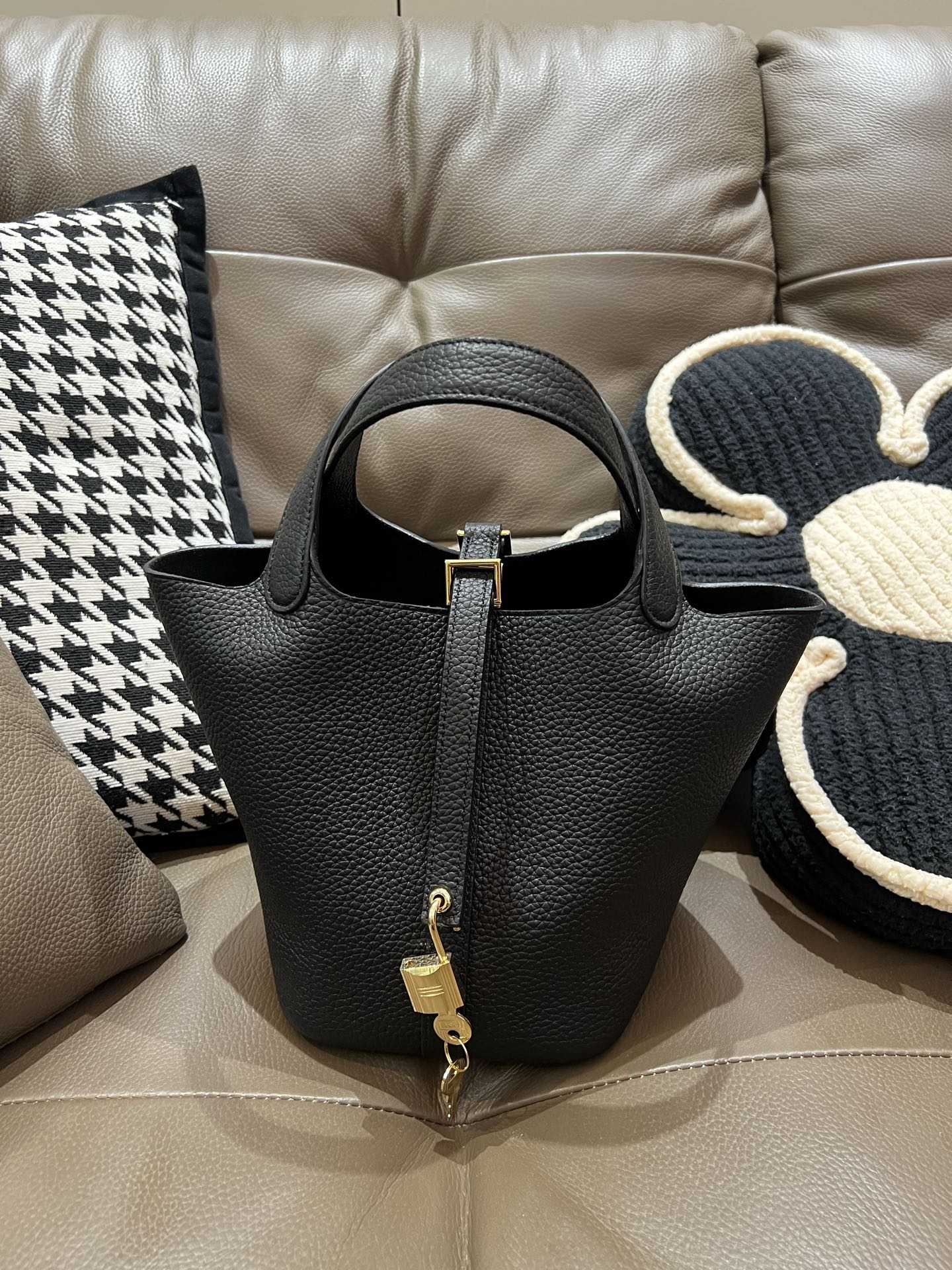 菜蓝子 18cm TC牛皮製 防犯機能付き銅ロックの高品質バッグ