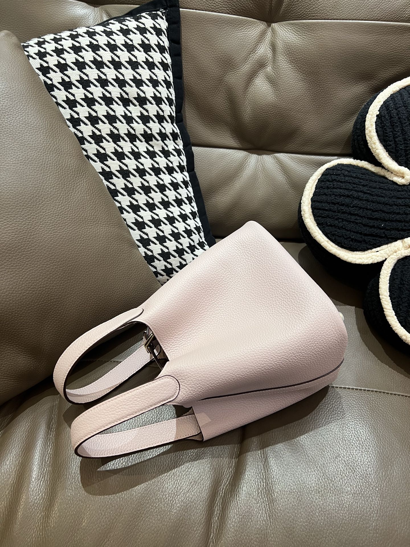 菜蓝子 全新アップグレード TC牛皮製 防犯機能付き 立体型バッグ