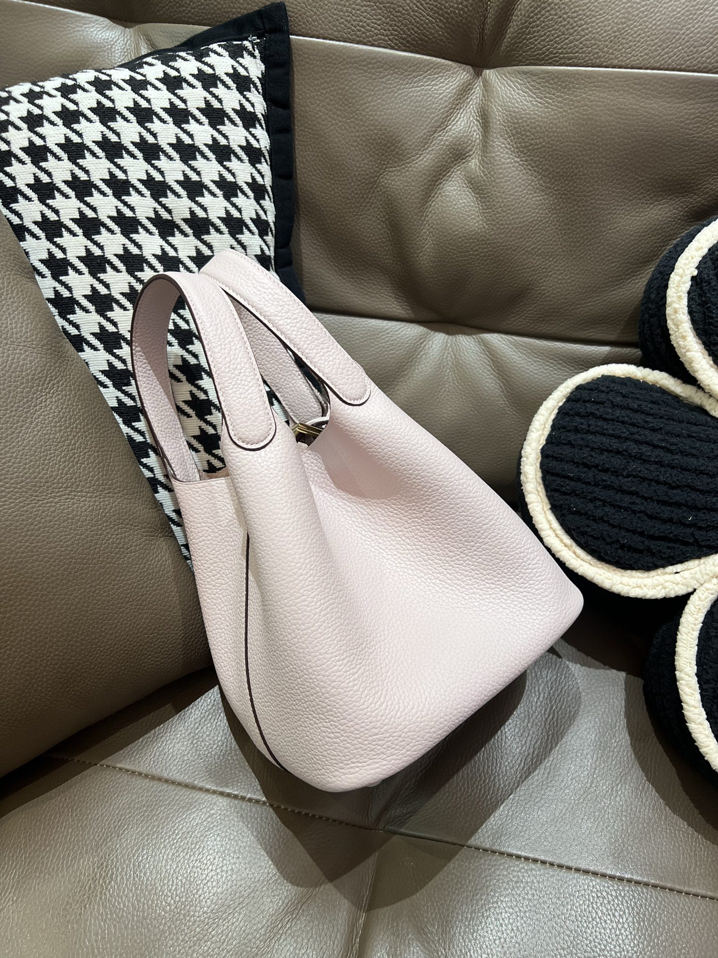 菜蓝子 全新アップグレード TC牛皮製 防犯機能付き 立体型バッグ