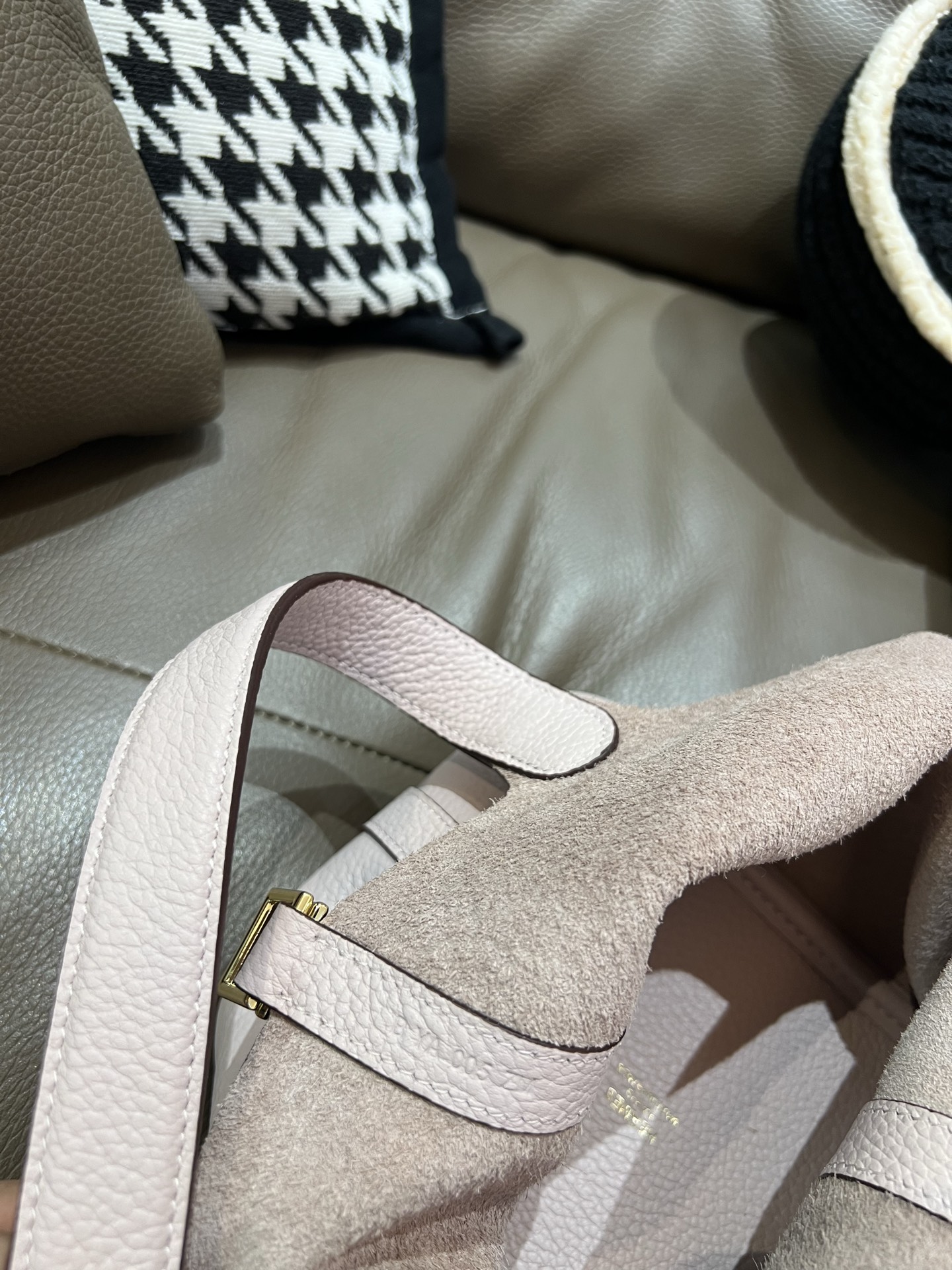 菜蓝子 全新アップグレード TC牛皮製 防犯機能付き 立体型バッグ