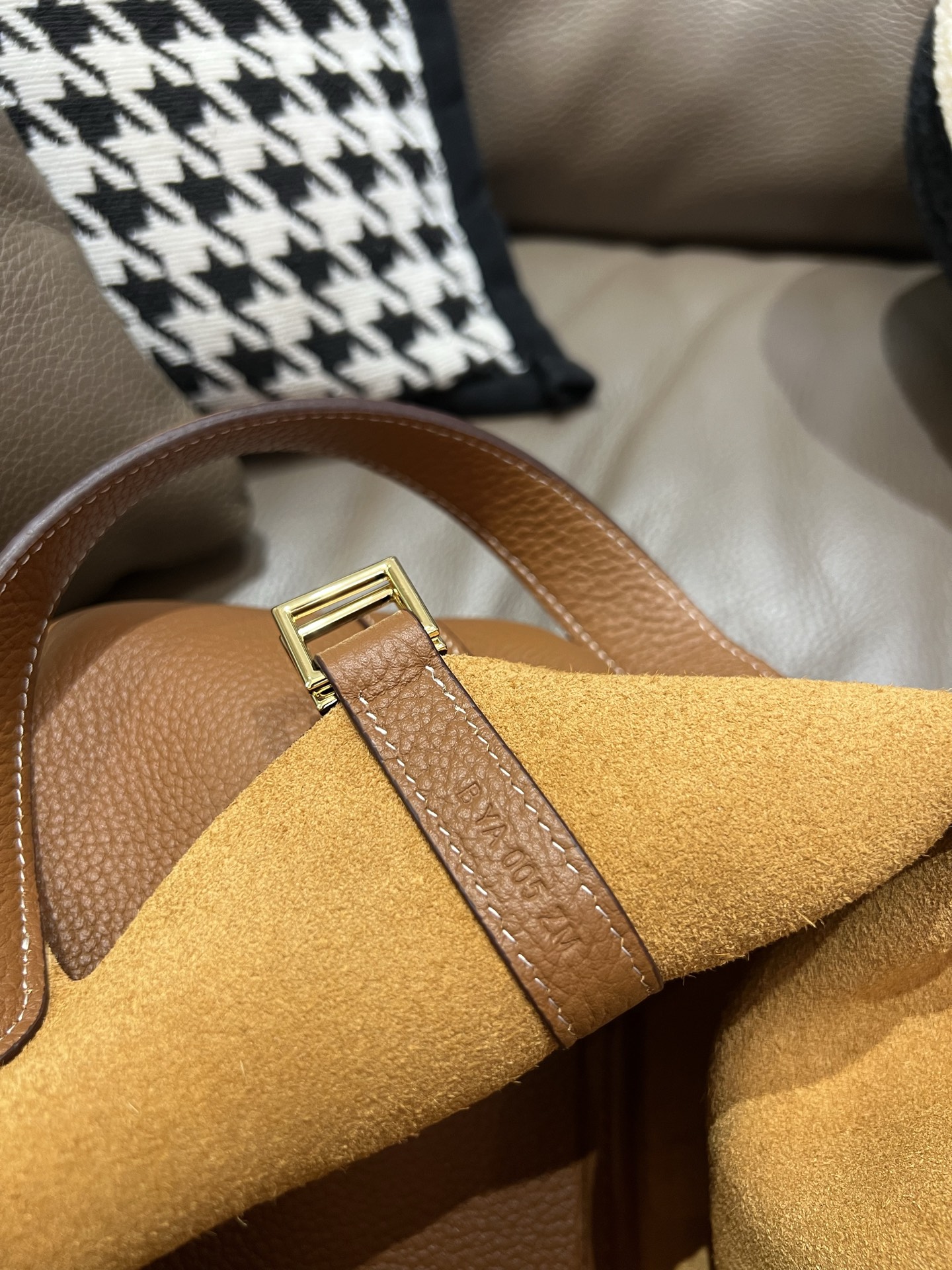 菜蓝子 TC牛皮製防伪ライン付き工匠内コードの高級バッグ