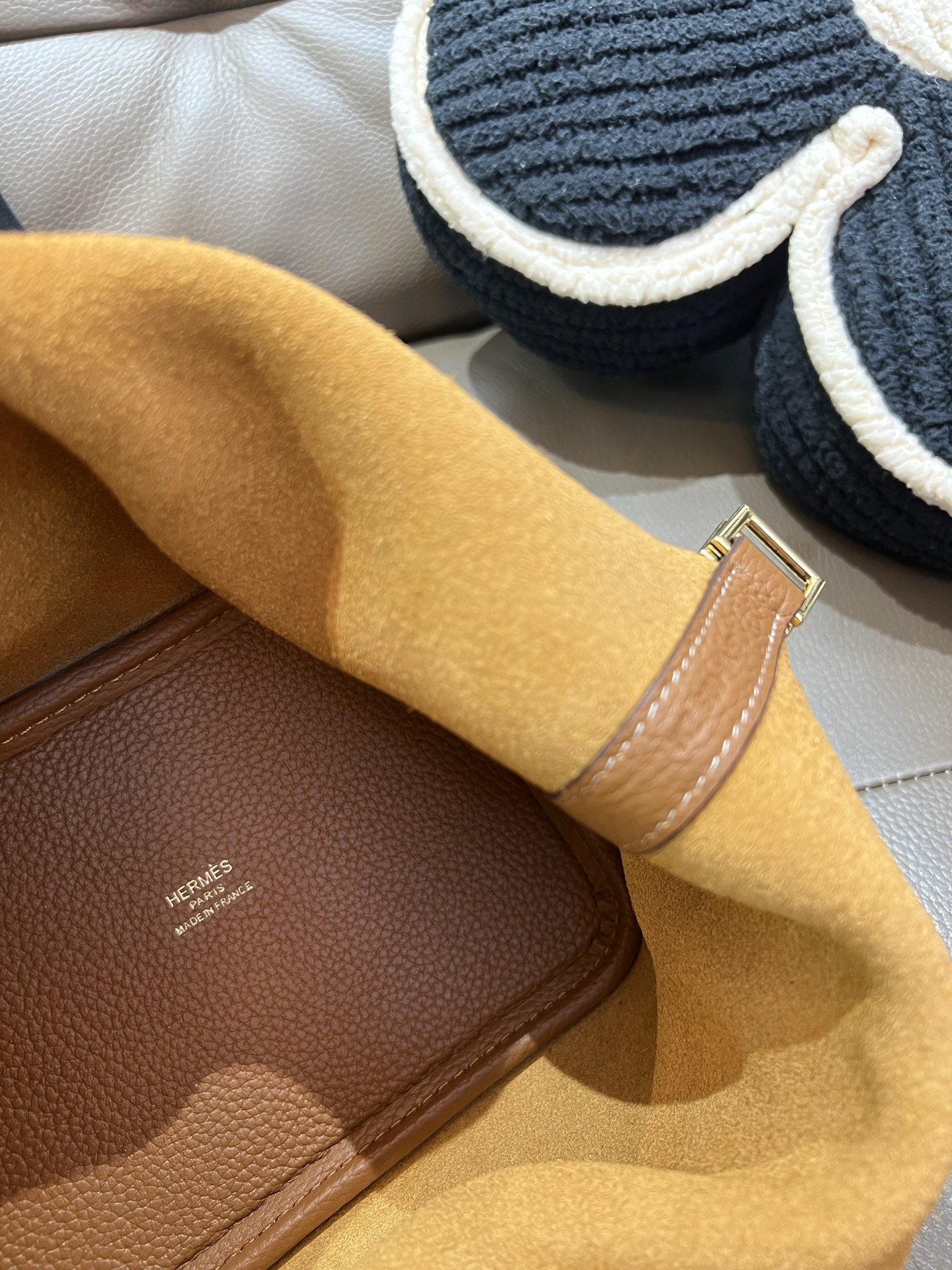 菜蓝子 TC牛皮製防伪ライン付き工匠内コードの高級バッグ