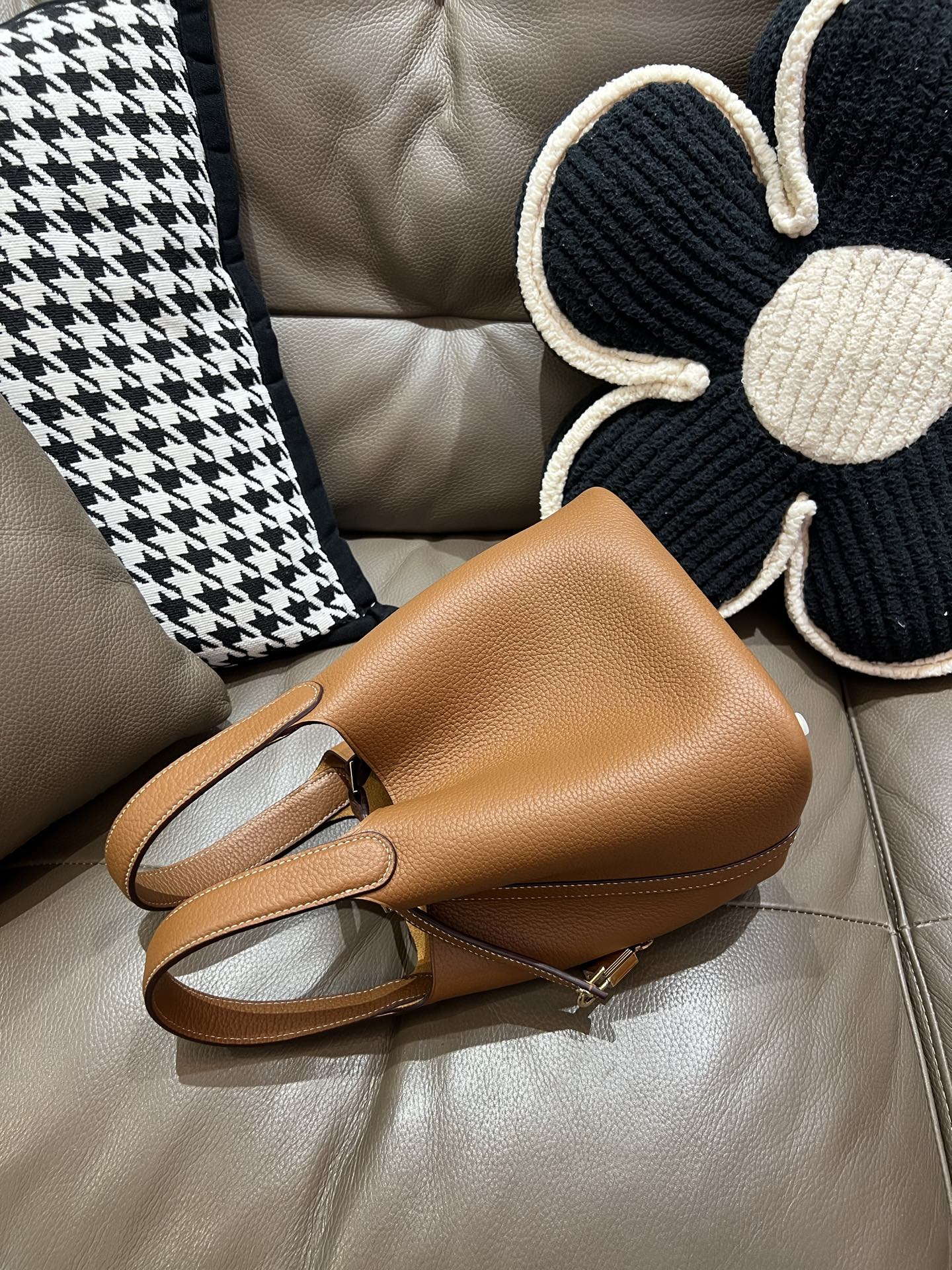 菜蓝子 TC牛皮製防伪ライン付き工匠内コードの高級バッグ