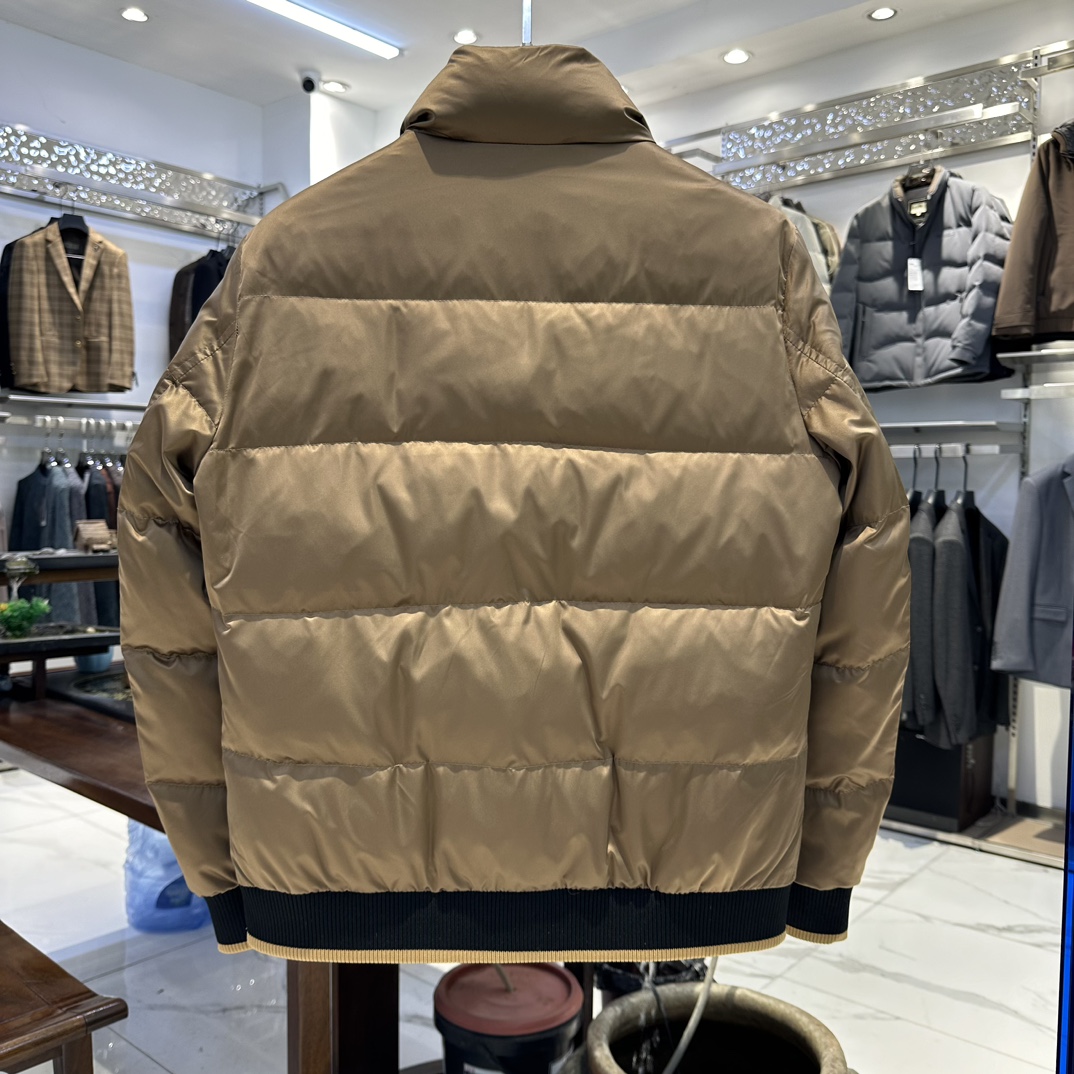 巴宝莉/Burberry24秋冬新品男士时尚羽绒服外套欧洲米兰走秀新品挺括垂顺奢华海外官网品牌元素设计细