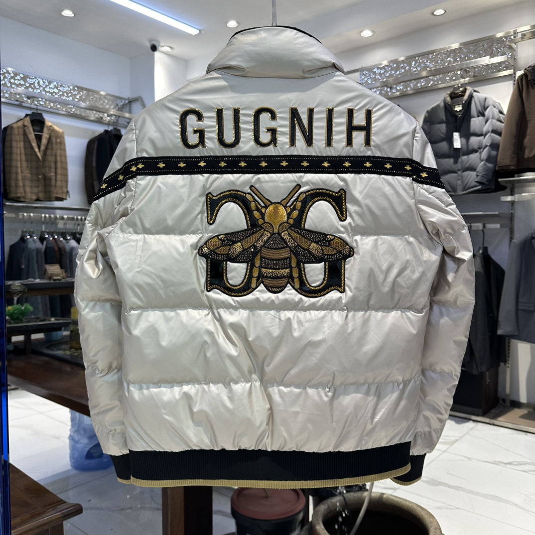 古驰/GUCCI24秋冬新品男士时尚羽绒服外套欧洲米兰走秀新品挺括垂顺奢华海外官网品牌元素设计细节非常讲