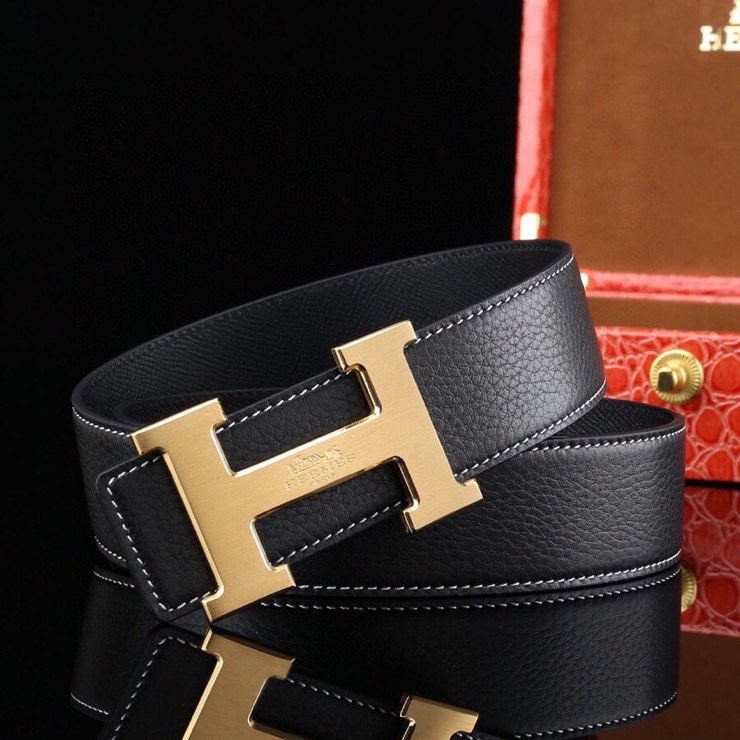 PZW  《 爱马仕 》专柜有售荔枝纹掌纹腰带，经典黑色配卡其色 ，Hermes-H BELT BUCKLE REVERSIBLE LEATHER STRAP MM 热卖经典H扣爆款皮带，男士内穿扣腰带款式，带身双面均采用进口小牛皮皮料，带身宽 . cm，扣头采用精钢真空电镀，低调奢华，持久耐用不掉色。购买请认准图片鳄鱼纹木盒 证件包装…海关原单狠货，高端客户入…