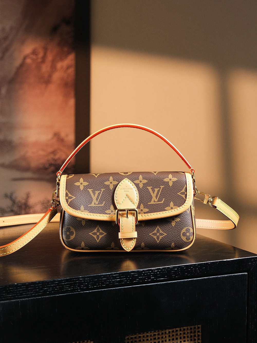 NO:185983,Special version Chip diamond jump code bag bag series #M counter price Buy It's a thousand years old, baguette, it's not just a bag, but an indispensable retro style manufacturing machine in the closet!  The baguette that holds the ace position still uses classic presbyterian patterns, and its square and soft bag shape is simply bringing the retro atmosphere back to modern life!  The design of the two shoulder straps further interprets different colors. It is simply a must-have single artifact for the goddess of change. The unique and cute body design has a super touching capacity. It is small and exquisite but has all the internal organs. On your back, you will be the most beautiful guy on the street!  Hardware material, thick plated pure steel hardware, leather material, French original leather fabric [chip version] Size details*.*, lv special grade sp diamond lattice fabric, louis vuitton19860909特级版本  芯片菱形跳动码法棍包系列#M专柜售价 购入 一眼万年, 法棍,它不仅仅是一个包,而是衣橱里不可或缺的复古风情制造机！ 坐拥王牌位的法棍,依旧采用经典老花图案,方正且不失柔软的包型,简直是把复古气息带回到现代生活中！ 两条肩带的设计,更加演绎出不同色彩,简直就是百变女神必备的单品神器, 别致可爱的包身设计,容纳量却超级感人,小巧玲珑却五脏俱全,背上它,你就是街头上最靓的仔！ 五金材质厚镀纯钢五金 皮料材质法国原厂皮面料【芯片版】 尺寸详情*.*,lv特级sp菱形格面料,louis vuitton,Bag