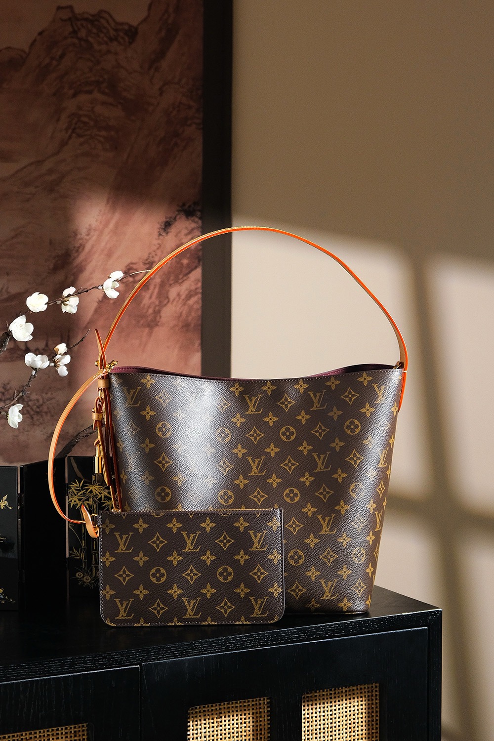 NO:339901,Special grade original leather diamond-shaped material variable chip series #M12926 large counter price purchase_ When these characters come into view, it is not only a bag, but also a masterpiece of exquisite craftsmanship and cutting-edge design. Classic presbyterian paired with vegetable basket bag shape!  It is undoubtedly a brilliant giant with the top light, and it is destined to become a hit this season!  One pack and multiple carries!  The shoulder straps can be adjusted while unlocking the back method of the vegetable basket, and the length varies according to your heart's needs, suitable for all heights!  Hardware material, thick plated pure steel hardware, leather material, French original leather fabric [chip version] Size details**, lv special grade sp diamond lattice fabric, louis vuitton19860909特级 原厂皮  菱形料变码芯片系列#M12926大号 专柜售价 购入_  当这几个字符映入眼帘,它不仅仅是一只包包,更是精湛工艺与前沿设计的集大成之作.经典的老花搭配菜篮子包型！ 无疑是一颗散发着顶级光芒的璀璨巨星,注定它一定会成为这一季的大爆款！一包多背！解锁了菜篮子的背法的同时肩带可调节,长度随心变,适合各种身高！ 五金材质厚镀纯钢五金 皮料材质法国原厂皮面料【芯片版】 尺寸详情**,lv特级sp菱形格面料,louis vuitton,Bag