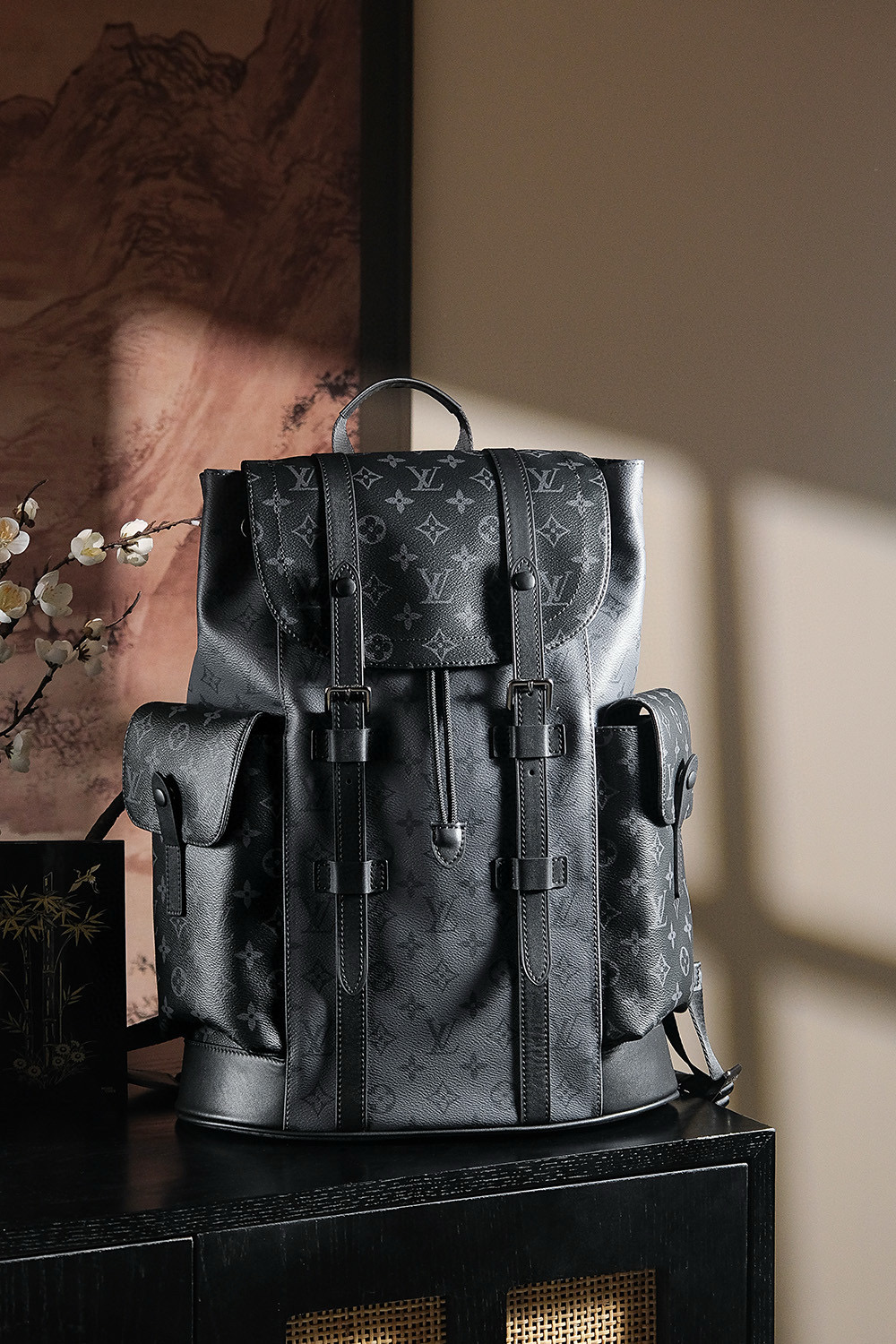 NO:339884,Super-grade original diamond-shaped chip backpack series #M counter price Buy_ A backpack for men and women, a daily bag that is very suitable for outdoor use. Its attractive design style is quite tasteful and can easily meet daily travel capacity. It can hold laptops, books, documents, etc., and a hanging cover open and close snap buckle rope, which is more layered and retro, and is almost versatile!  The utilization rate is super high, a must-have for daily commuting and traveling, and the focus is not on any height!  Hardware material, thick plated pure steel hardware, leather material, French original leather fabric [chip version] Size details*.*, lv special grade sp diamond lattice fabric, louis vuitton19860909特级原厂  菱形料变码芯片双肩包系列#M 专柜售价 购入_ 一款男女通用的双肩包,非常适合户外使用的日常包款,其富有吸引力的设计风格颇具品味,轻松满足日常出行容量,可放笔记本电脑,书籍,文件等,垂盖开合按扣束绳,更富有层次与复古气息,几乎百搭的包型！利用率超高一款,日常通勤和外出旅行必备,重点不挑任何身高！ 五金材质厚镀纯钢五金 皮料材质法国原厂皮面料【芯片版】 尺寸详情*.*,lv特级sp菱形格面料,louis vuitton,Bag