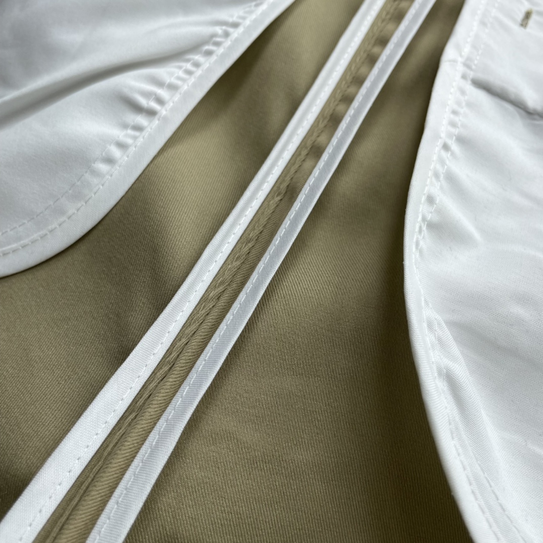 💰85
ARC’TERYX 始祖鸟25夏季新款v系列!男子商务休闲短裤!官网同步!客供五金辅料!斜纹弹力棉!亲肤透气舒适!垂顺挺括!面料抗皱不起球!不闷热!环保舒适!3d立体裁剪工艺!上身很舒适!没有束缚感!日常通勤商务休闲穿搭必备!版型简约百搭!完全不挑人!内里全方位包边工艺!品相赞!喜欢的不要错过!
颜色:黑色,灰色,卡其
尺码:30-40
30腰围77臀围97裤长49
31腰围80臀围100裤长49
32腰围83臀围103裤长50
33腰围86臀围106裤长50
34腰围89臀围109裤长50
36腰围96臀围114裤长51
38腰围99臀围117裤长51
40腰围102臀围120裤长51