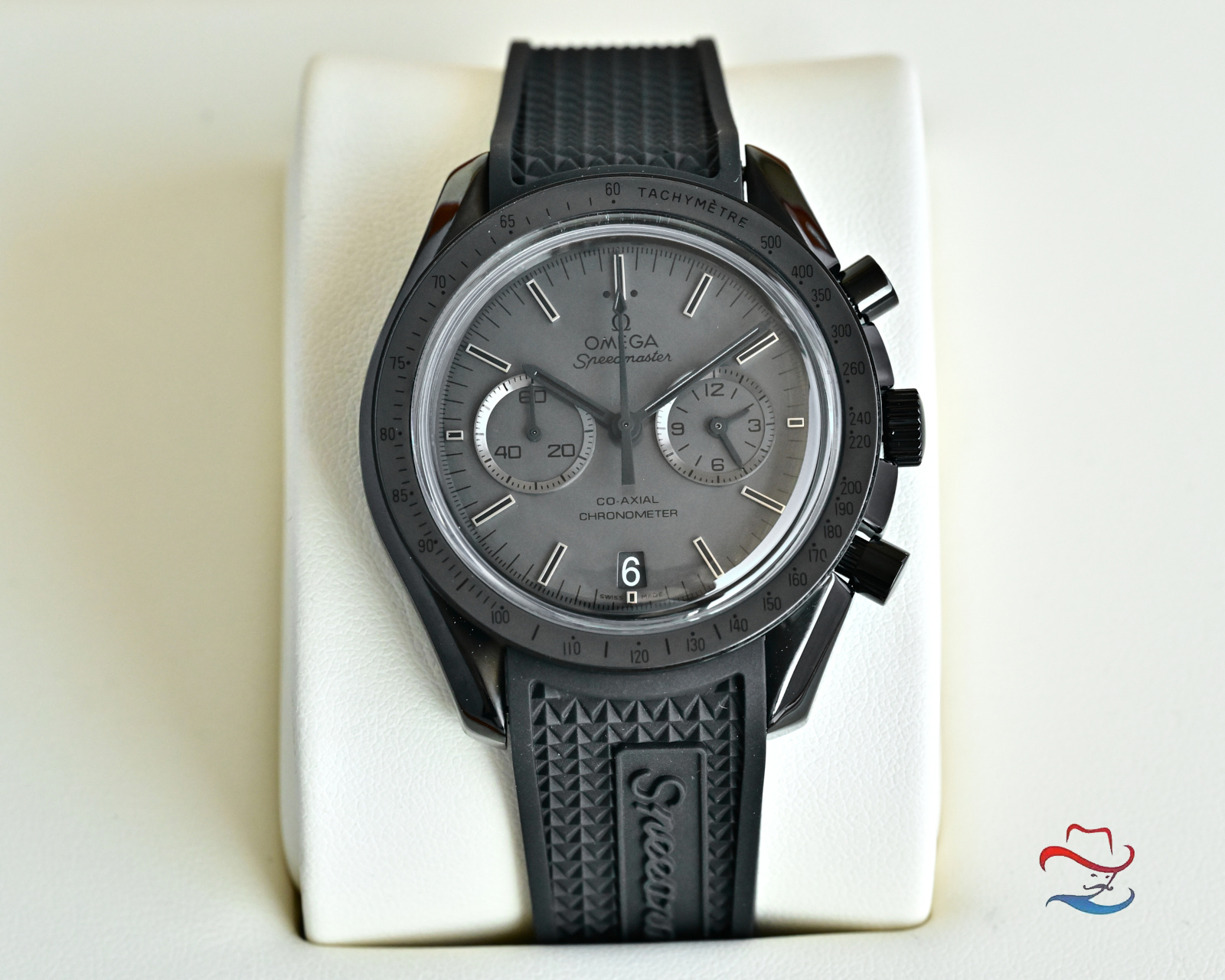Omega Speedmaster Professional Moonwatch Co-Axial Chronometer black case / black bezel / black dial / black rubber strap 44.25mm Men's Automatic