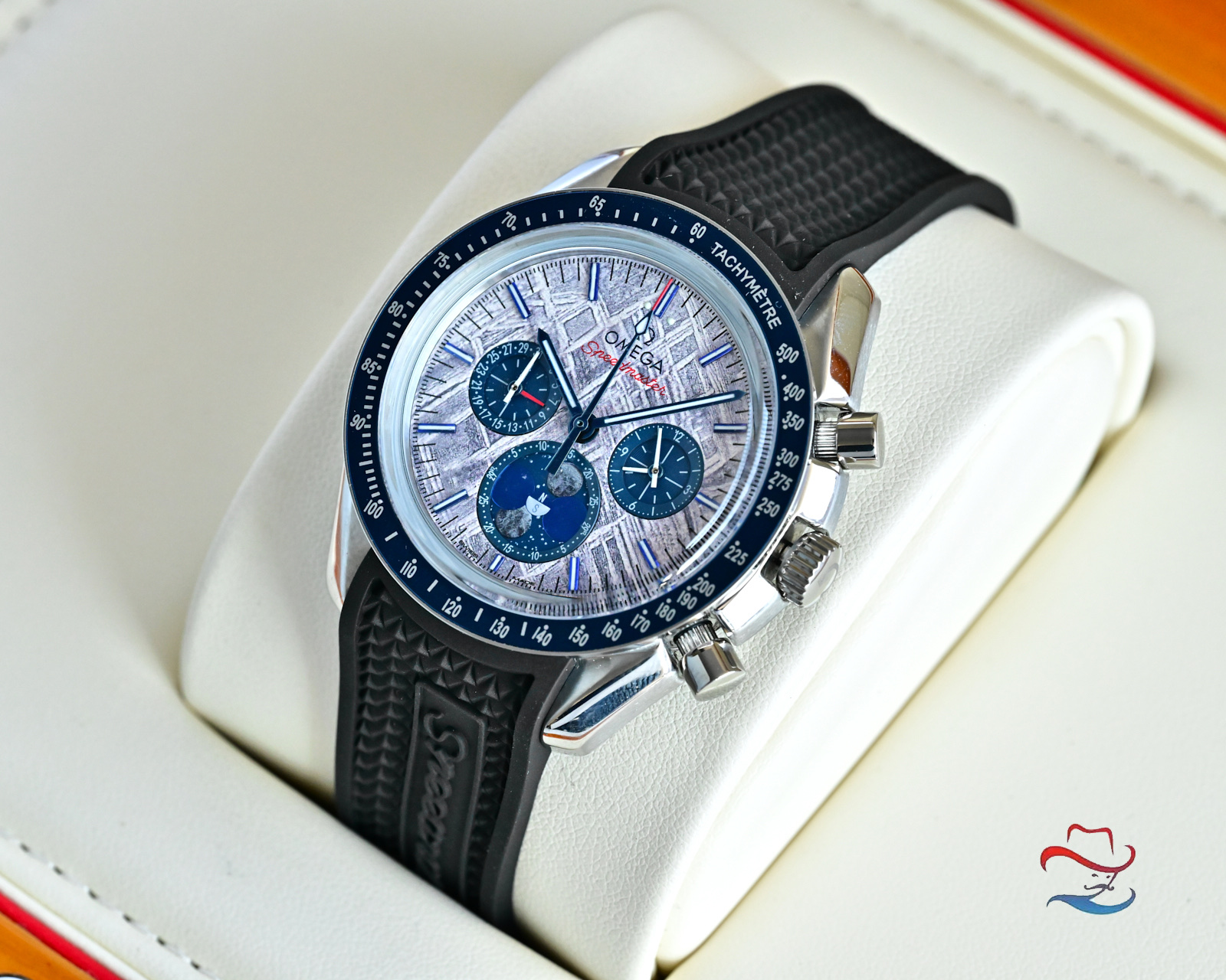 Omega Speedmaster Moonphase Co-Axial Master Chronometer Chronograph stainless steel case, black tachymeter bezel, black dial, black rubber strap 44.25mm Men's Automatic