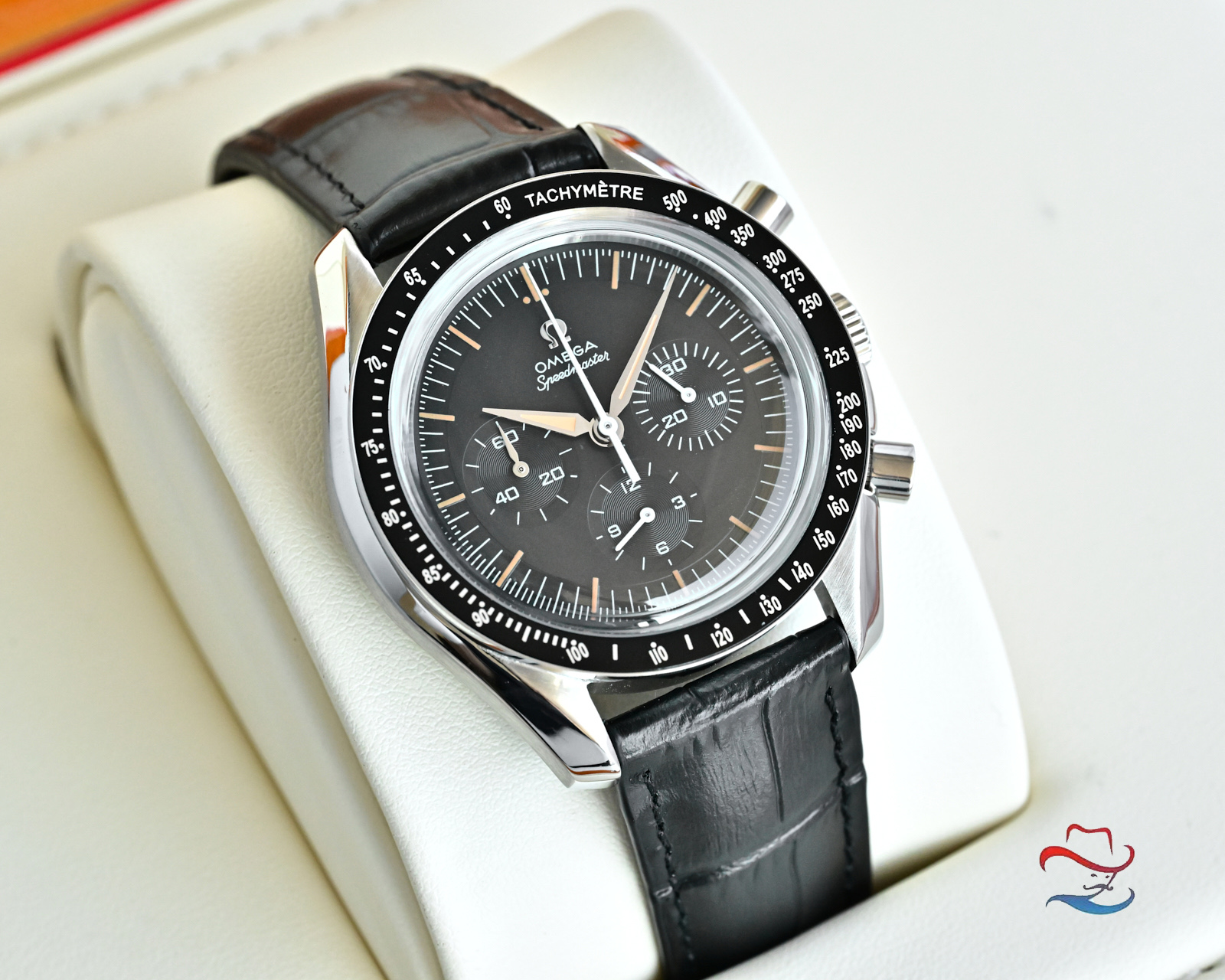 Omega Speedmaster Professional Moonwatch stainless steel case, black tachymeter bezel, black dial, black leather strap 42mm Men's Mechanical