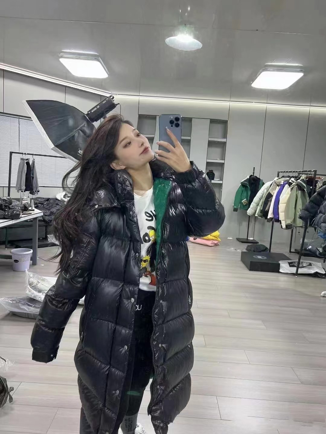 “Moncer’s Maya Fowl Jacket: High-Quality Urban Fashion for Couples” - 图片 2