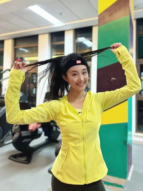 Lululemon Mist Over Yellow Running Jacket Women's Size 4-8 1 Lululemon Mist Over Yellow Running Jacket Women's Size 4-8