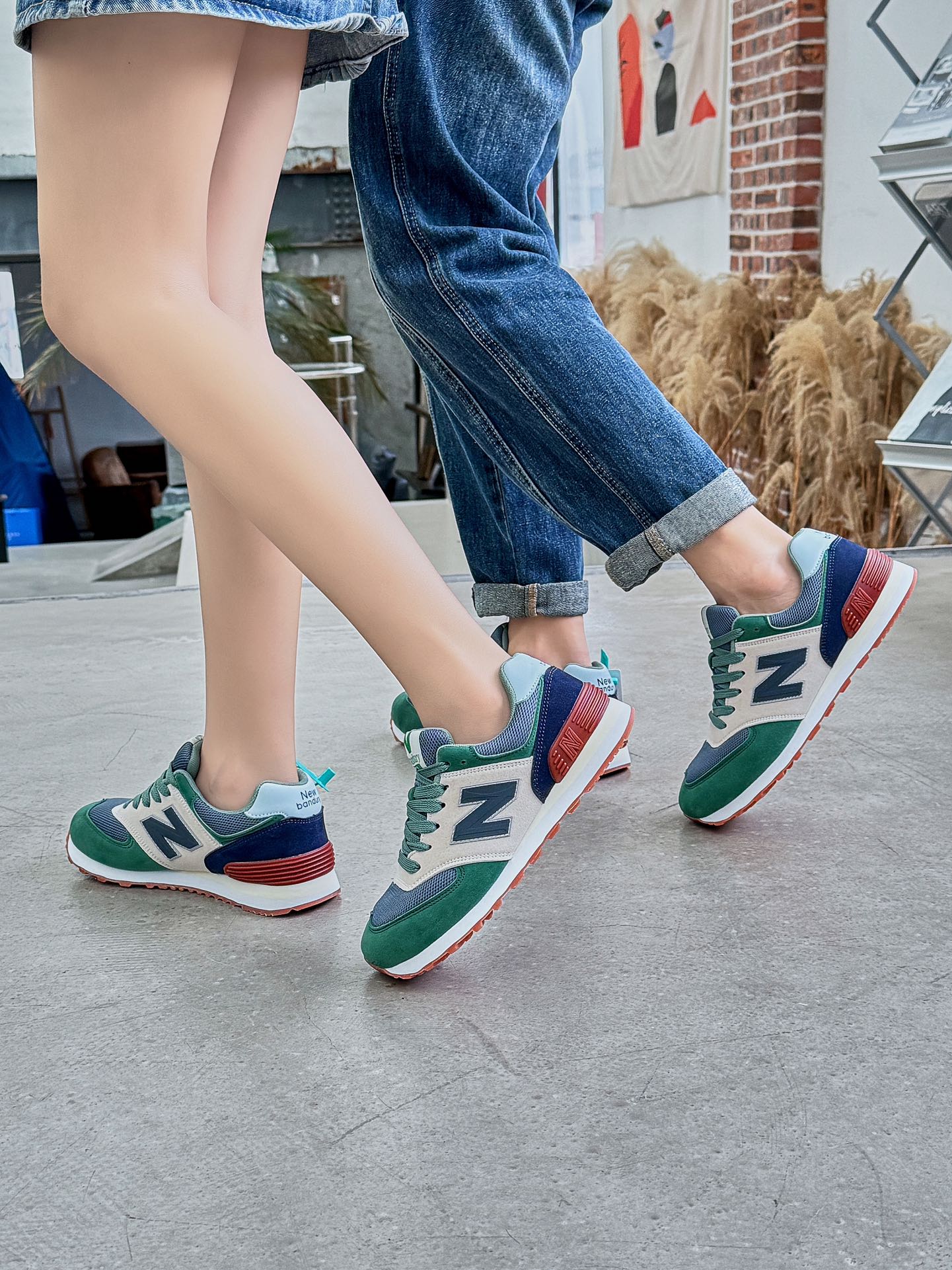 All-season casual sneakers featuring a soft, cushioned footbed - Comprehensive 2
