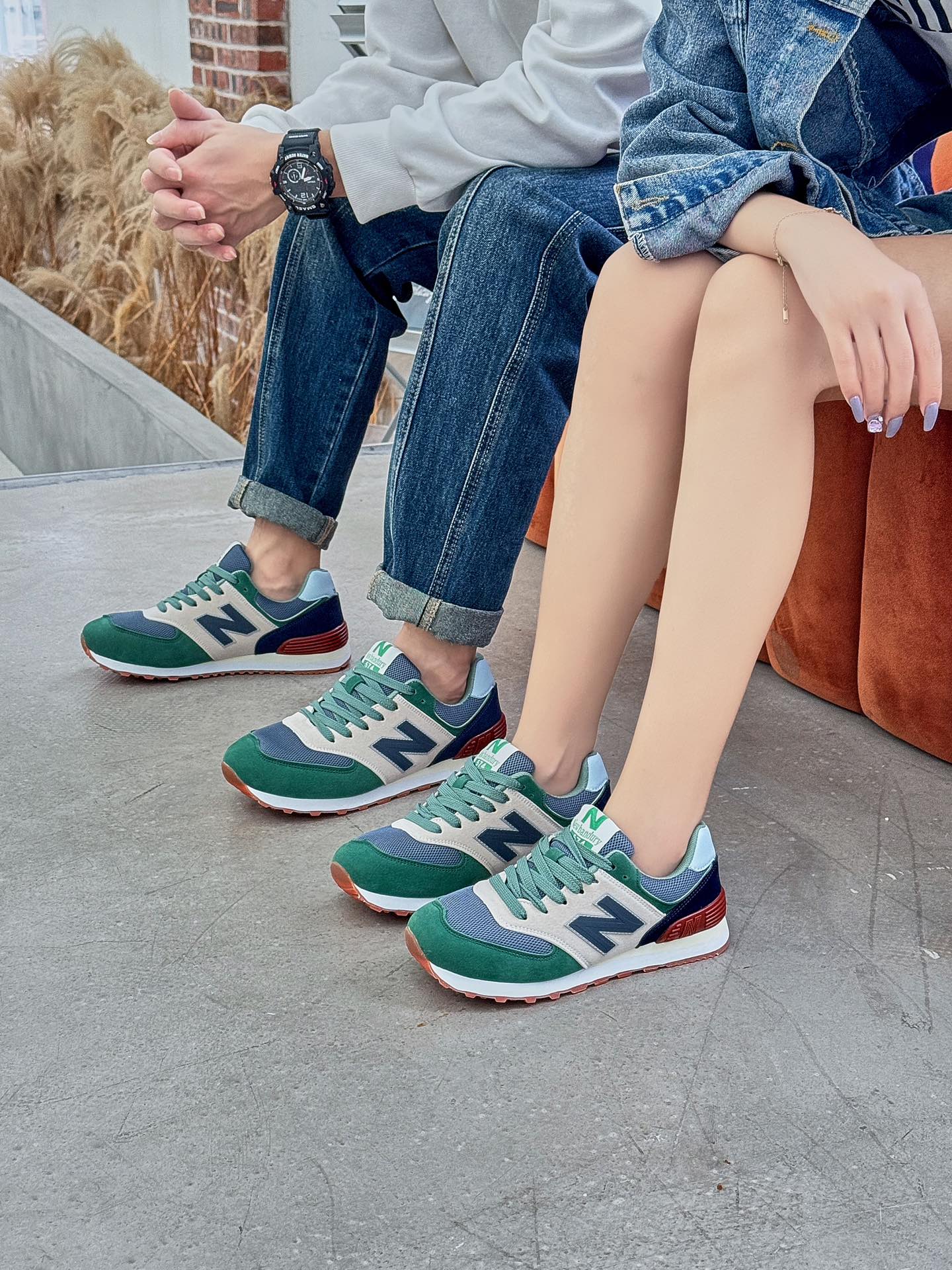 All-season casual sneakers featuring a soft, cushioned footbed - Comprehensive 4