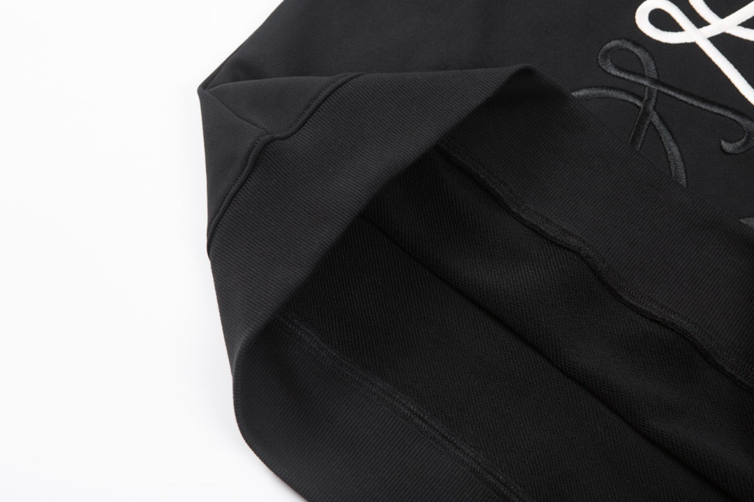 High-End Custom Loewe Home Embroidery Thongs: Top Quality, Oversize, Unisex, Black - 图片 7