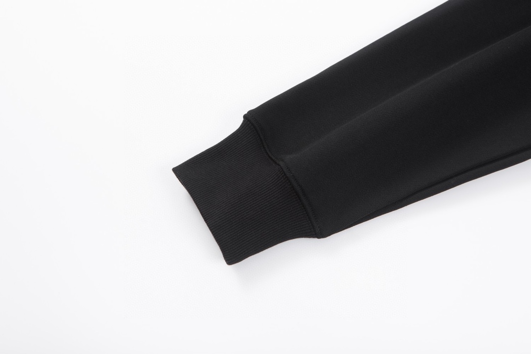 High-End Custom Loewe Home Embroidery Thongs: Top Quality, Oversize, Unisex, Black - 图片 6
