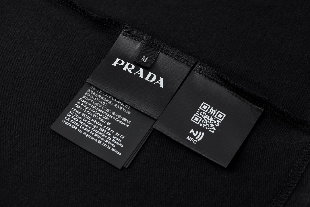 Prada/普拉达 口袋三角钢标圆领卫衣