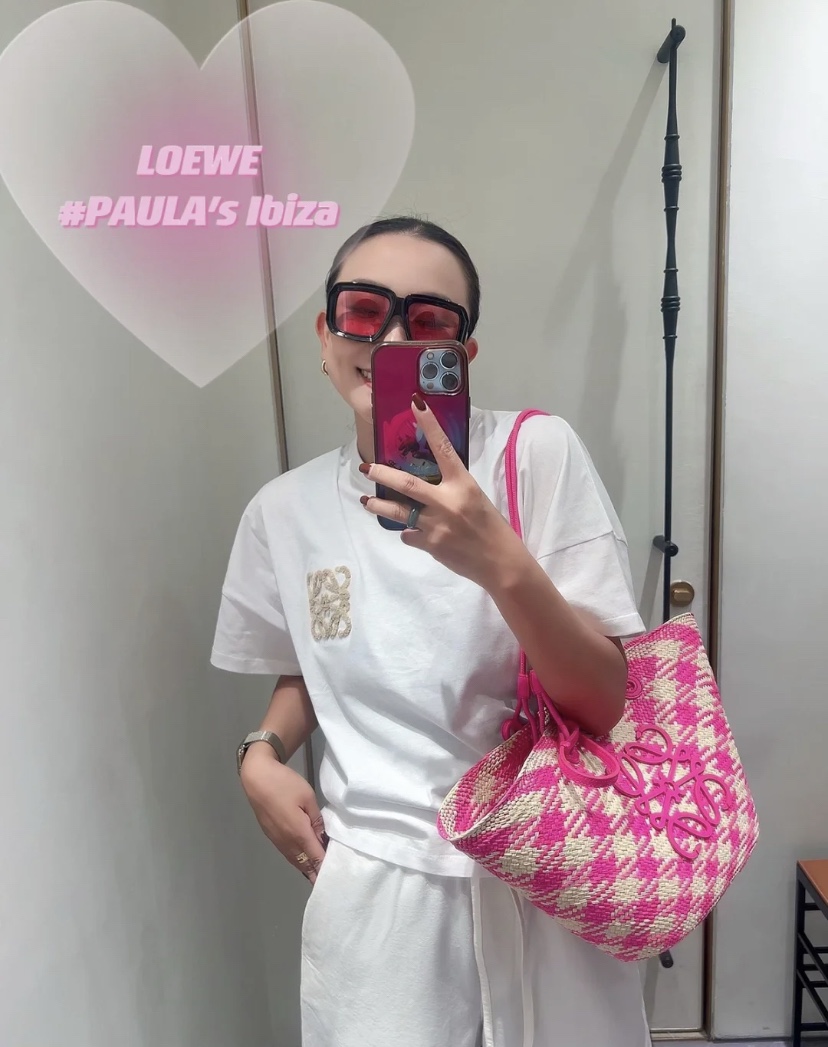 。LOEWE 罗意威毛巾刺绣短袖面料：采用20支平纹优棉.螺纹：采用1*1索罗娜螺纹.工艺：刺绣采用进口