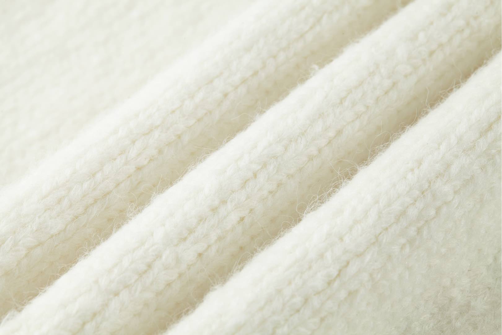 Louis Vuitton White Wool-Blend Sweater with Mirror Intarsia Logo, Elegant Style 9 i1735816673164 9411 0 7