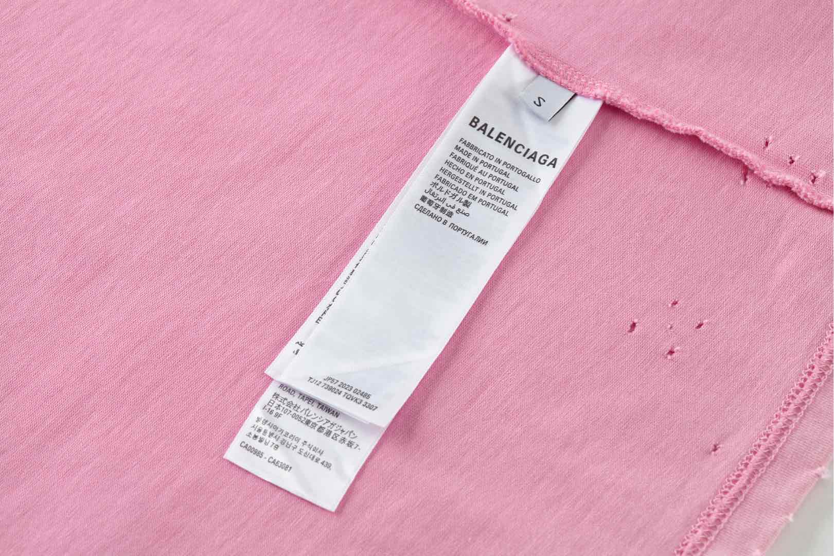  。BLCG 巴黎卡通印花做旧短袖
面料：采用21支巴黎棉 该款面料采用巴黎专用面料为原版定织，棉料采用