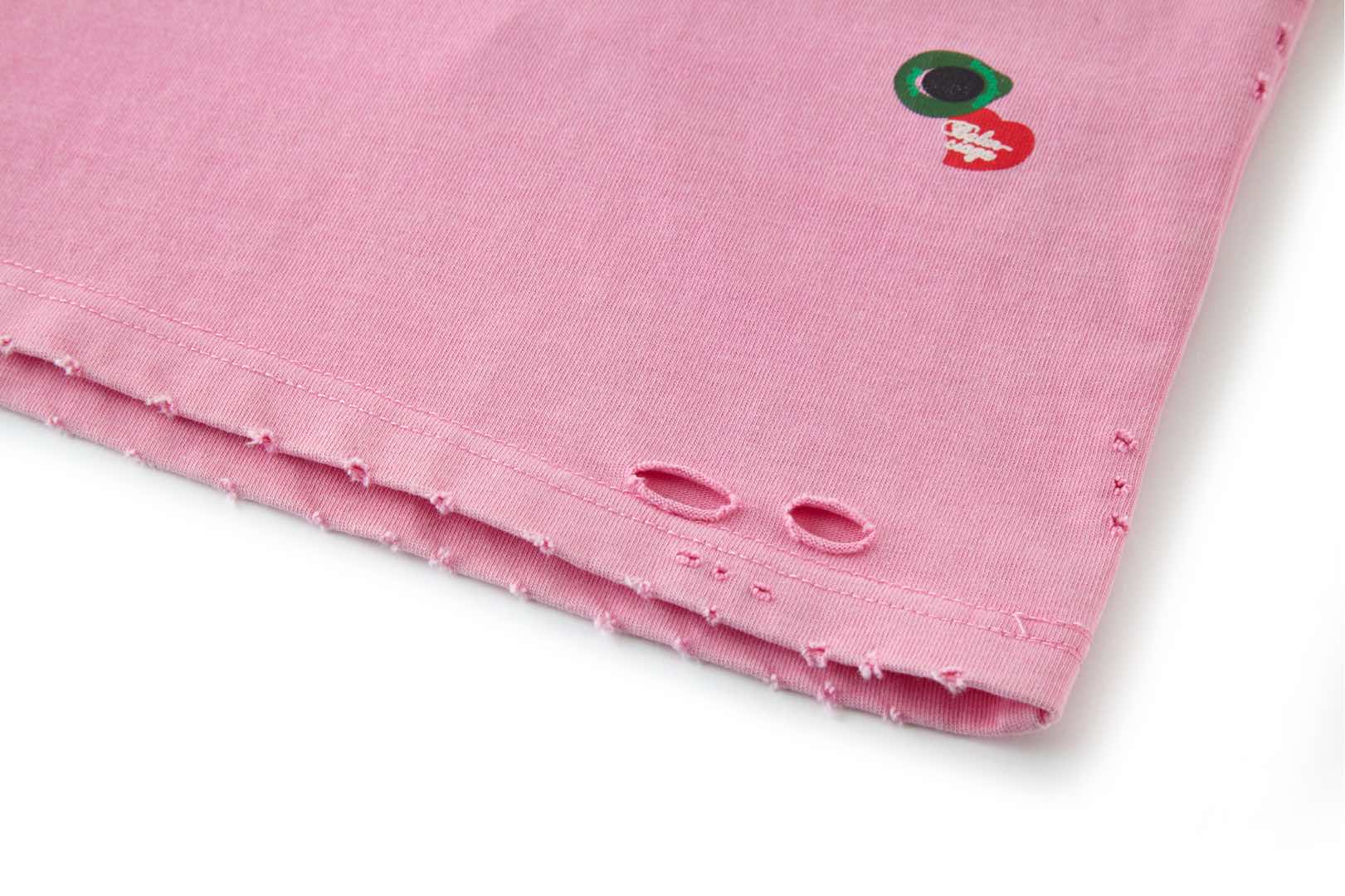  。BLCG 巴黎卡通印花做旧短袖
面料：采用21支巴黎棉 该款面料采用巴黎专用面料为原版定织，棉料采用