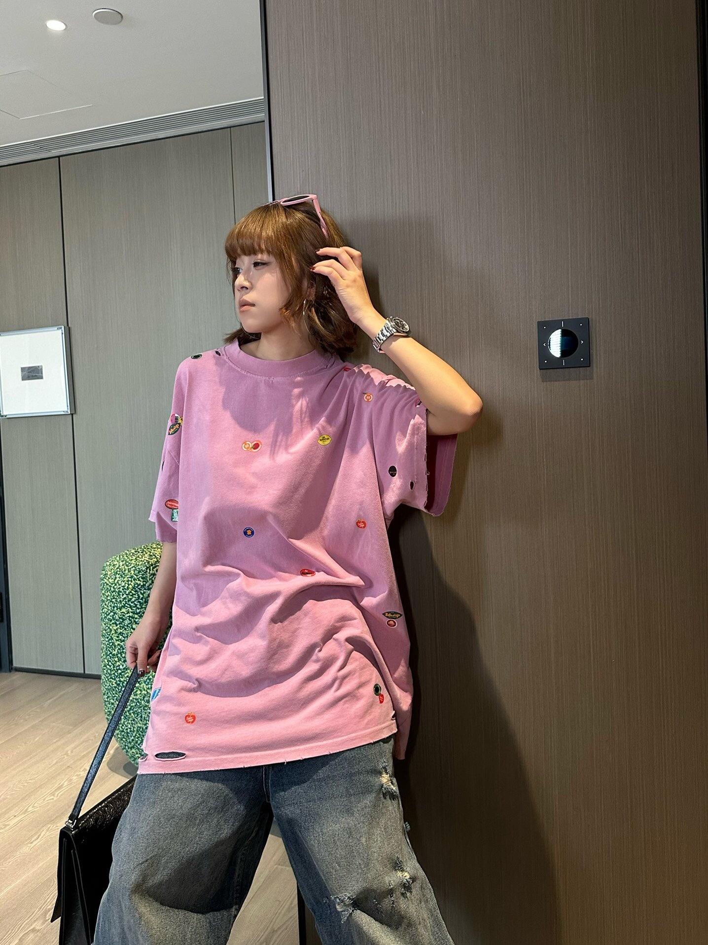  。BLCG 巴黎卡通印花做旧短袖
面料：采用21支巴黎棉 该款面料采用巴黎专用面料为原版定织，棉料采用