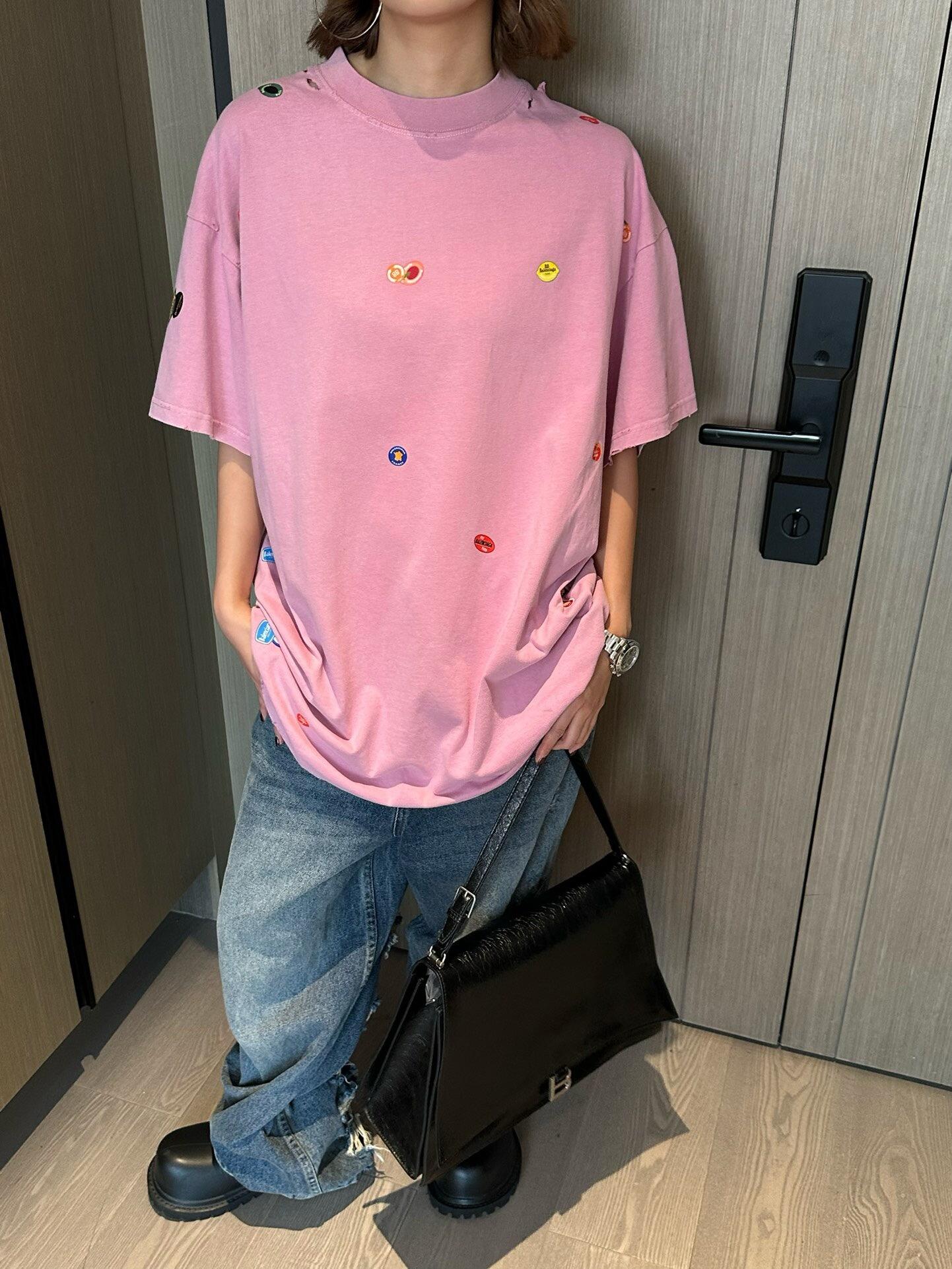  。BLCG 巴黎卡通印花做旧短袖
面料：采用21支巴黎棉 该款面料采用巴黎专用面料为原版定织，棉料采用