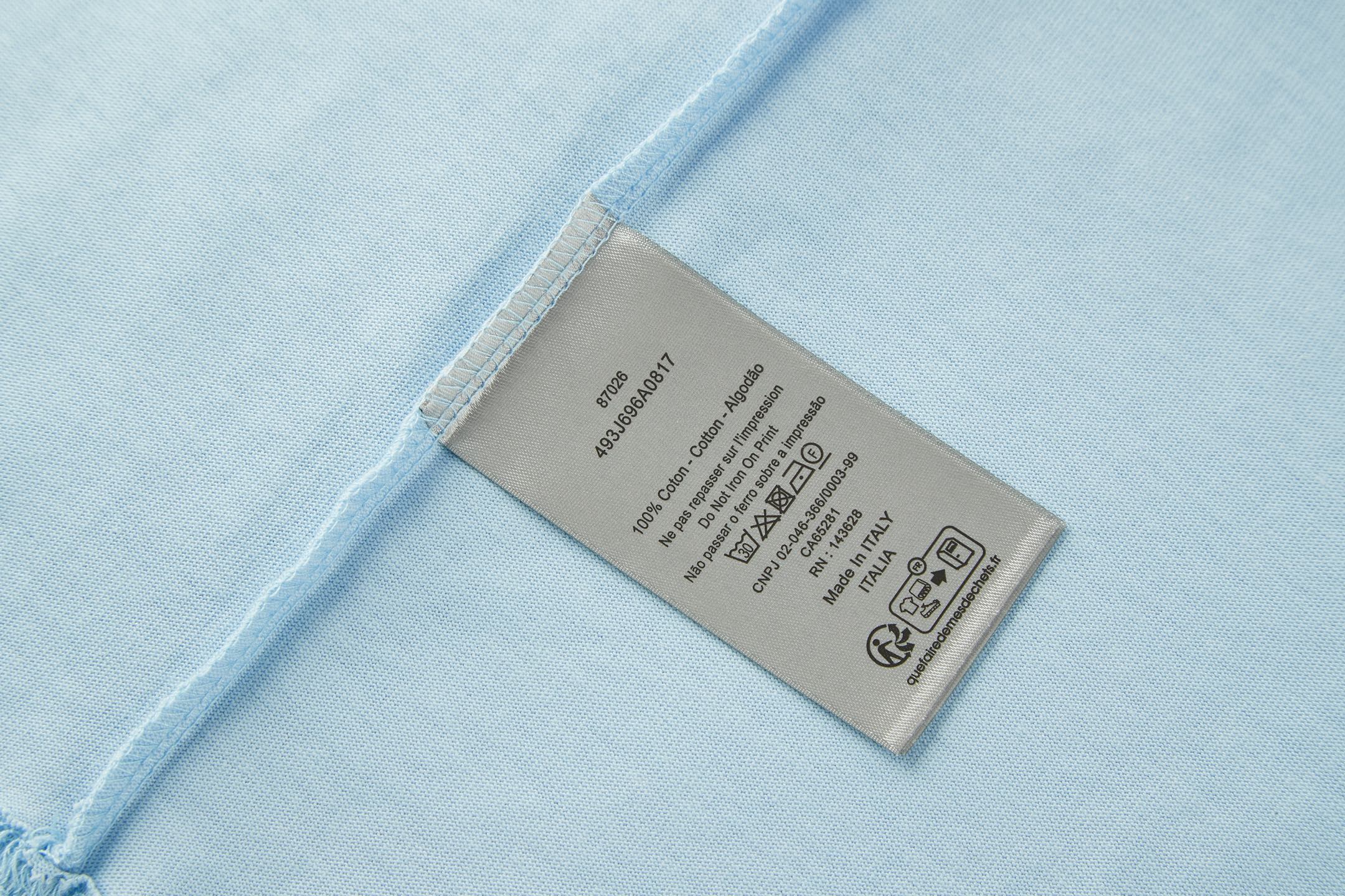 。Dior 刺绣小猫圆领短袖
面料：采用26织双纱面料，面料布匹洗水后为260克，罗文搭配1*1配套32