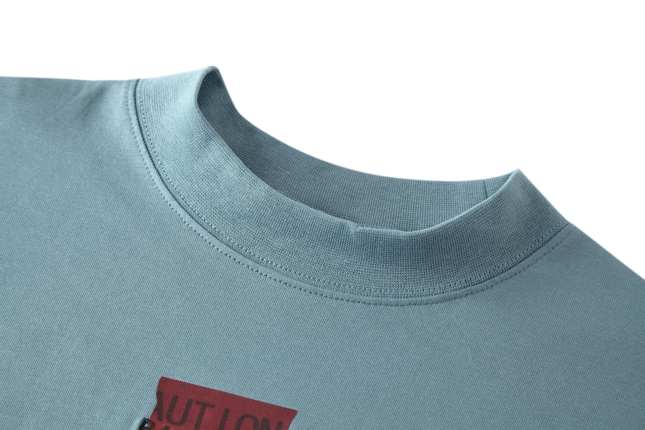 。BLCG 巴黎胶带刺绣印花短袖
面料：采用21支双纱精梳棉，面料定制1：1原版同色。面料成衣洗水后克重