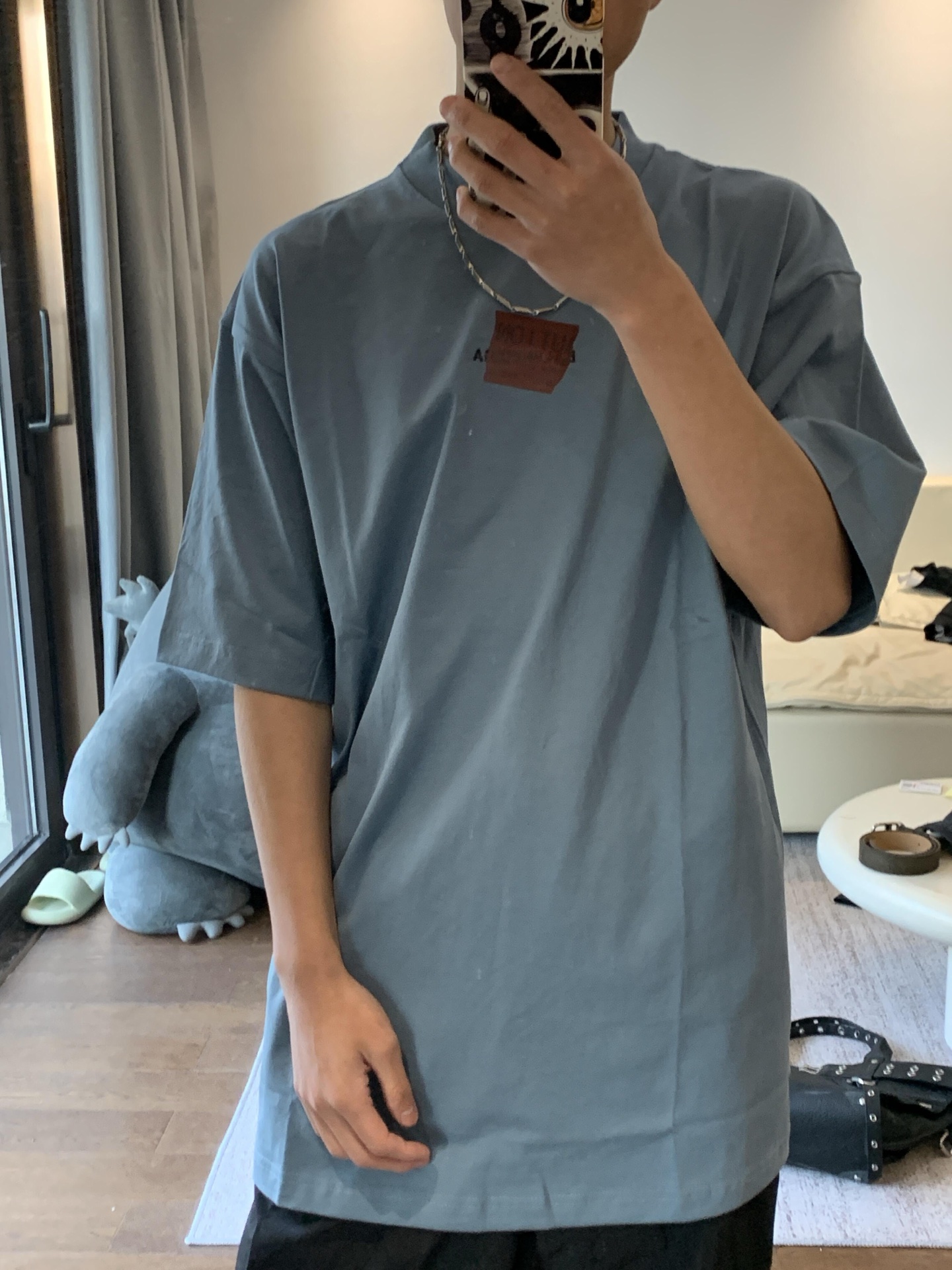 。BLCG 巴黎胶带刺绣印花短袖
面料：采用21支双纱精梳棉，面料定制1：1原版同色。面料成衣洗水后克重