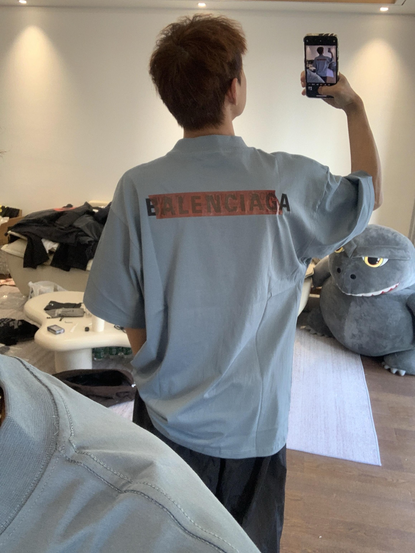 。BLCG 巴黎胶带刺绣印花短袖
面料：采用21支双纱精梳棉，面料定制1：1原版同色。面料成衣洗水后克重