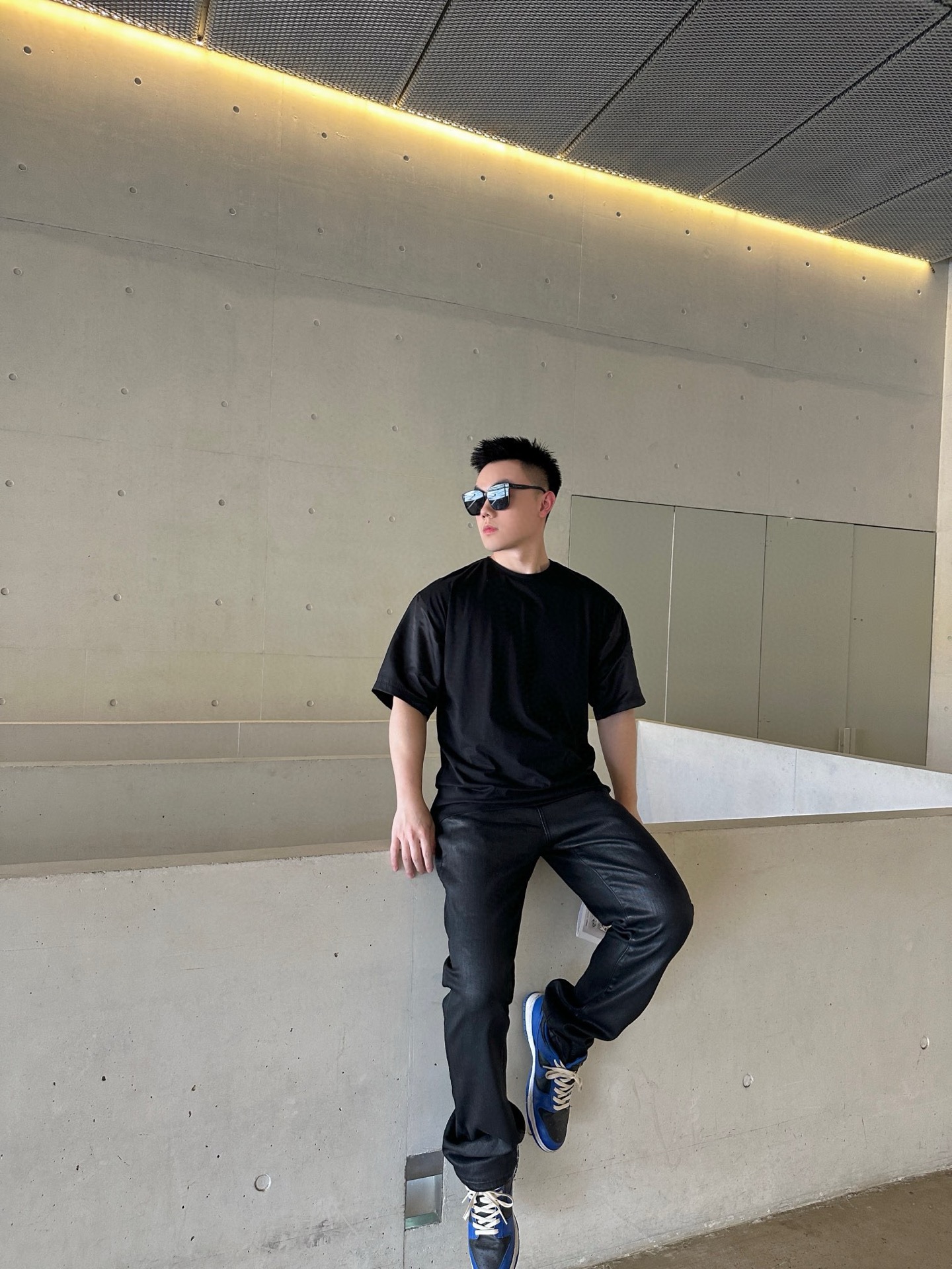 。PRADA 尼龙拼接过肩口袋短袖
面料：采用50支双面柔棉面料，该款面料是普拉达专用面料，许多拼接款式