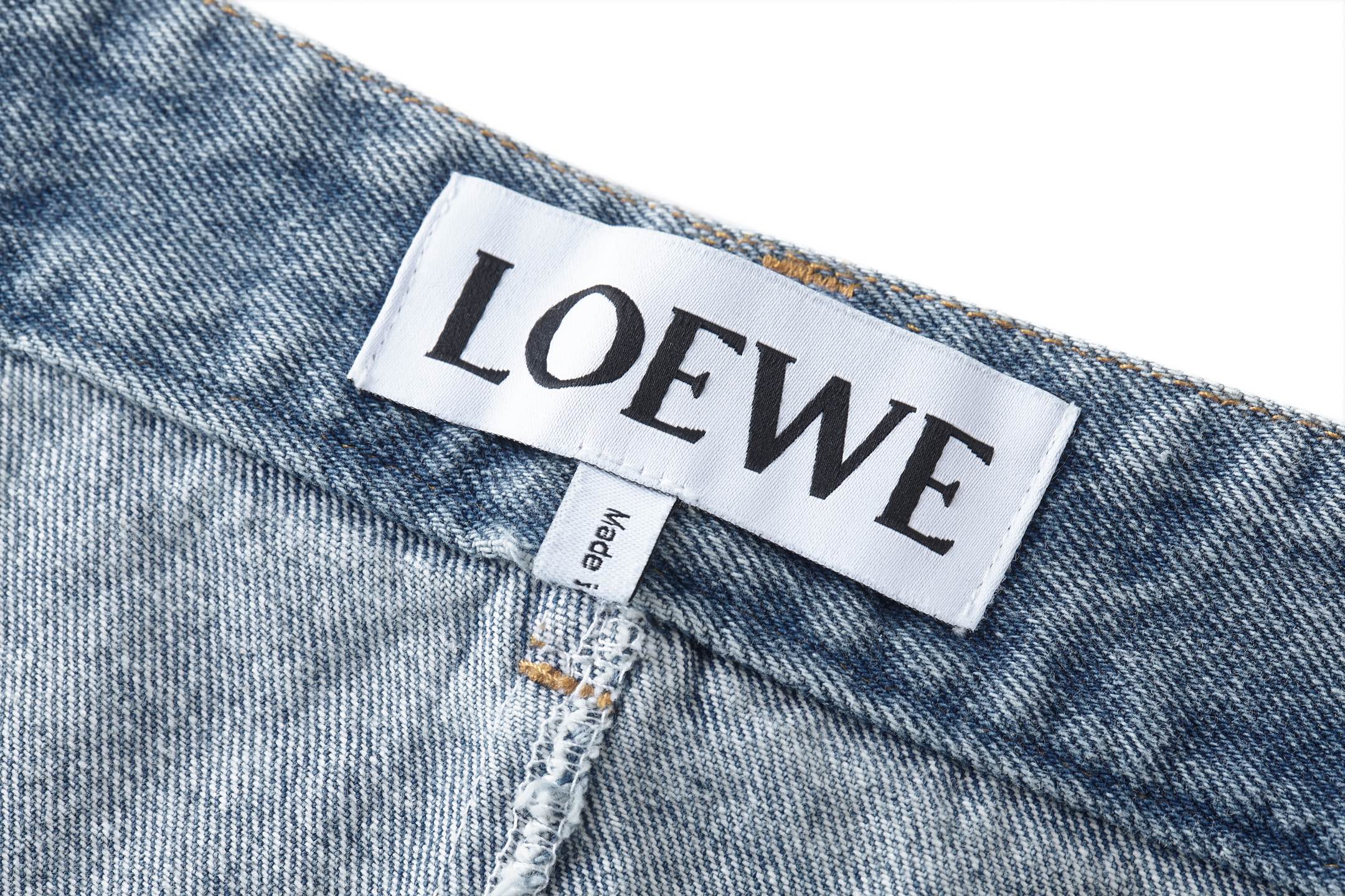 现货 Loewe罗意威Anagram 单宁牛仔短裤-Chinese UA Cheap High Quatity Brand Clothes Bags handbags Sneakers wholesale wholesaler seller from China Factory suppliers Fashion Clothing Shoes best Quality Beautiful Price 现货 Loewe罗意威Anagram 单宁牛仔短裤