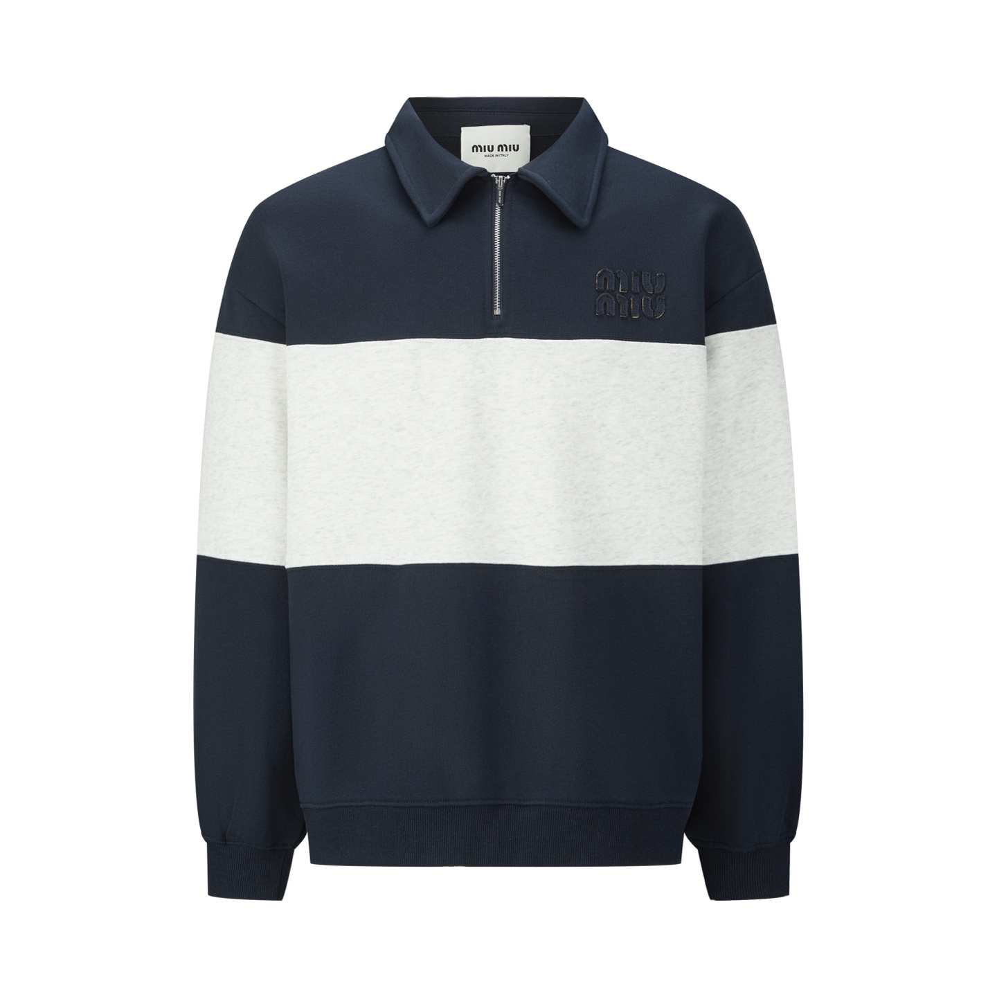 。MiuMiu 刺绣徽标撞色POLO衫
面料：采用380克双股鱼鳞毛圈。
面料：螺纹搭配2*2同缸双纱。