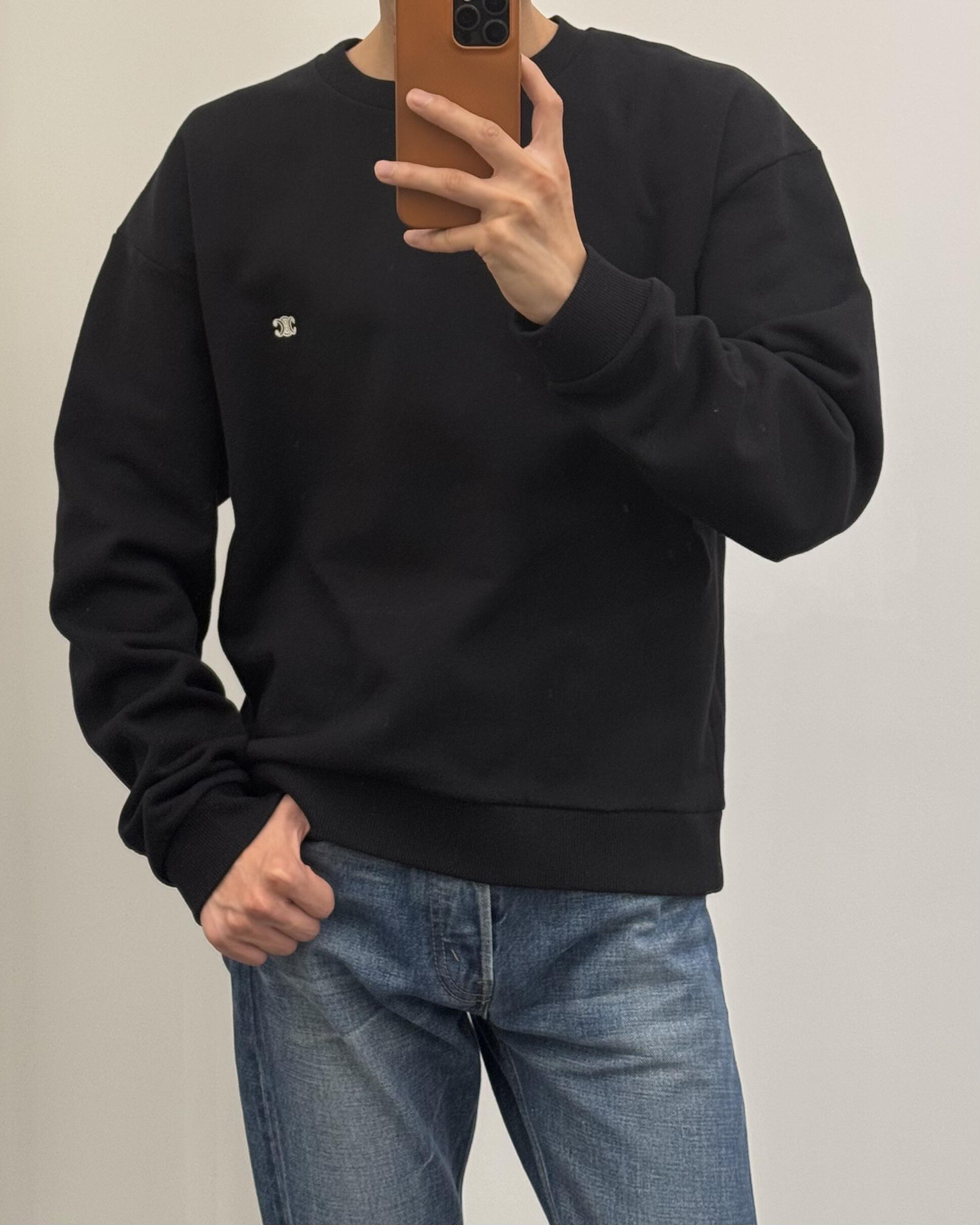 NO:479381,.CELINE Arc de Triomphe embroidered sweatshirt The fabric is made of 380 grams pure cotton double-stranded terry, threads are matched with 2*2 double yarn threads. The fabric is Xinjiang cotton fixed weaving. The craft embroidery adopts 3D three-dimensional embroidery, with clear embroidery pattern lines, about 1200 stitches. The collar lower triangle adopts thread splicing. TRIOMPHE embroidered cotton fleece loose sweatshirt CELINE loose sweatshirt, large-size style, shoulder-falling design, length and under the hips. Customized auxiliary materials 11 wash trademark Auxiliary materials 11 three-dimensional embroidery S-M-L-XL Color black, celine, hoodie, sweatshirts, alexander wang19860909.CELINE 凯旋门刺绣卫衣 面料采用380克纯棉双股毛圈,螺纹搭配2*2双纱螺纹.面料新疆棉定织. 工艺刺绣采用3D立体刺绣,刺绣图案线路清晰,约为1200针.领下口三角采用螺纹拼接做法. TRIOMPHE刺绣棉质抓绒宽松卫衣 CELINE宽松卫衣,大号版型,落肩设计,长度及臀部下方. 辅料定制11洗水商标 辅料定制11立体刺绣 尺码S-M-L-XL 颜色黑,,celine,hoodie,sweatshirts,alexander wang,Men's clothing