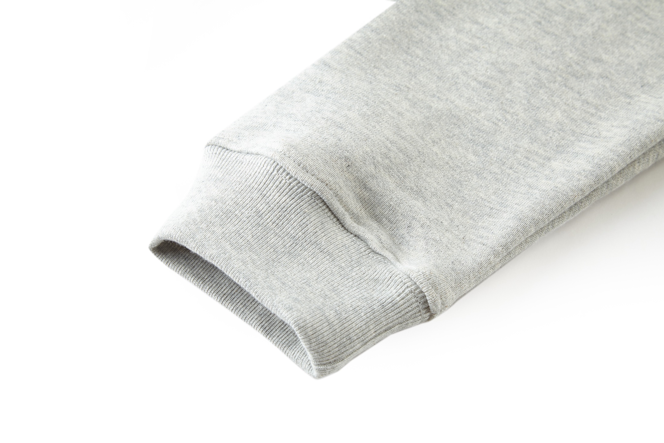 。LOUIS VUITTON 莱茵石烫钻圆领卫衣
面料：380克混纱毛圈面料，面料原版定染定织底部多纱色