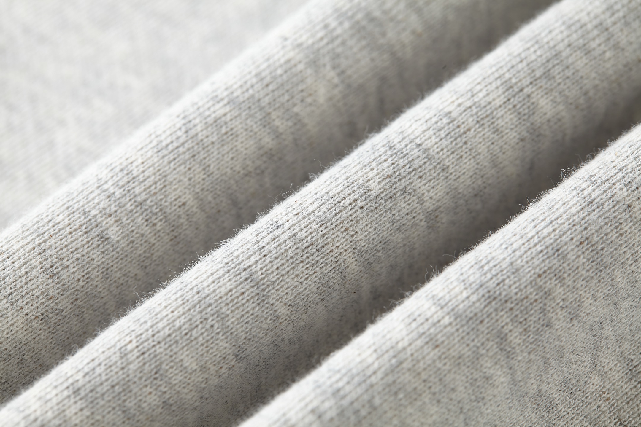 。LOUIS VUITTON 莱茵石烫钻圆领帽衫卫衣
面料：380克混纱毛圈面料，面料原版定染定织底部多