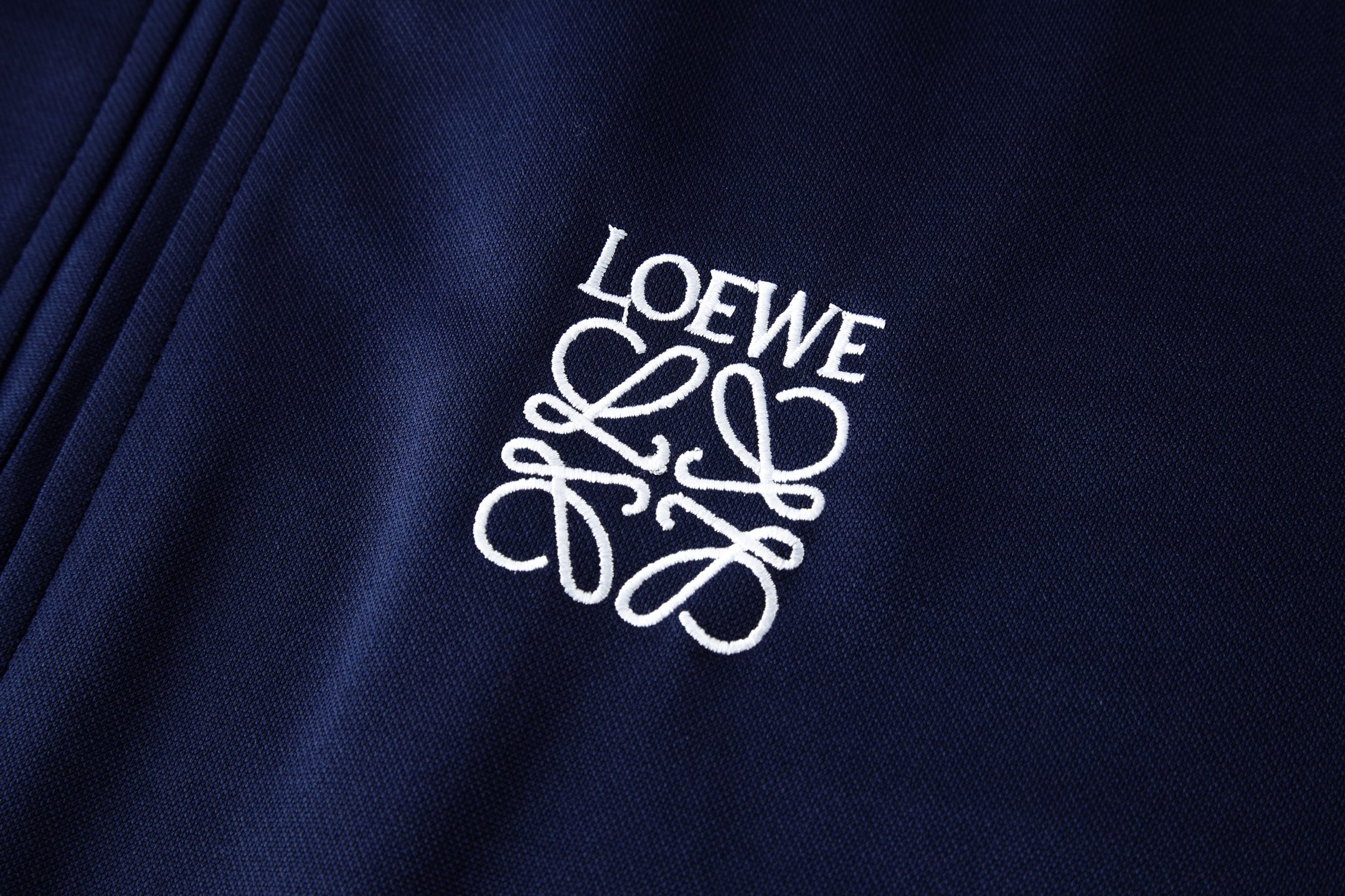 Loewe Embroidered Zip-Up Jacket - Stylish and Comfortable Outerwear for Men 3 i1755342962790 5717 0 4
