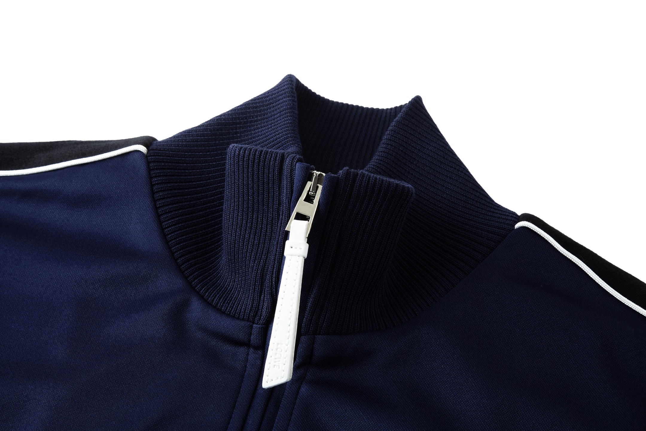 Loewe Embroidered Zip-Up Jacket - Stylish and Comfortable Outerwear for Men 4 i1755342964502 3772 0 8