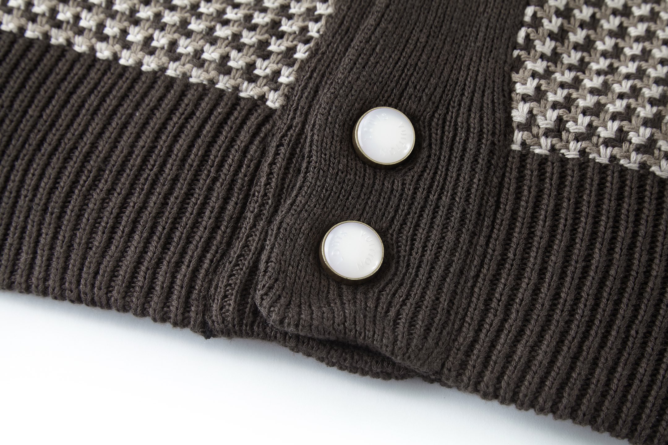 Louis Vuitton Houndstooth Wool Blend Cardigan - Stylish Knitwear Jacket 8 i1755522814218 8779 0 2