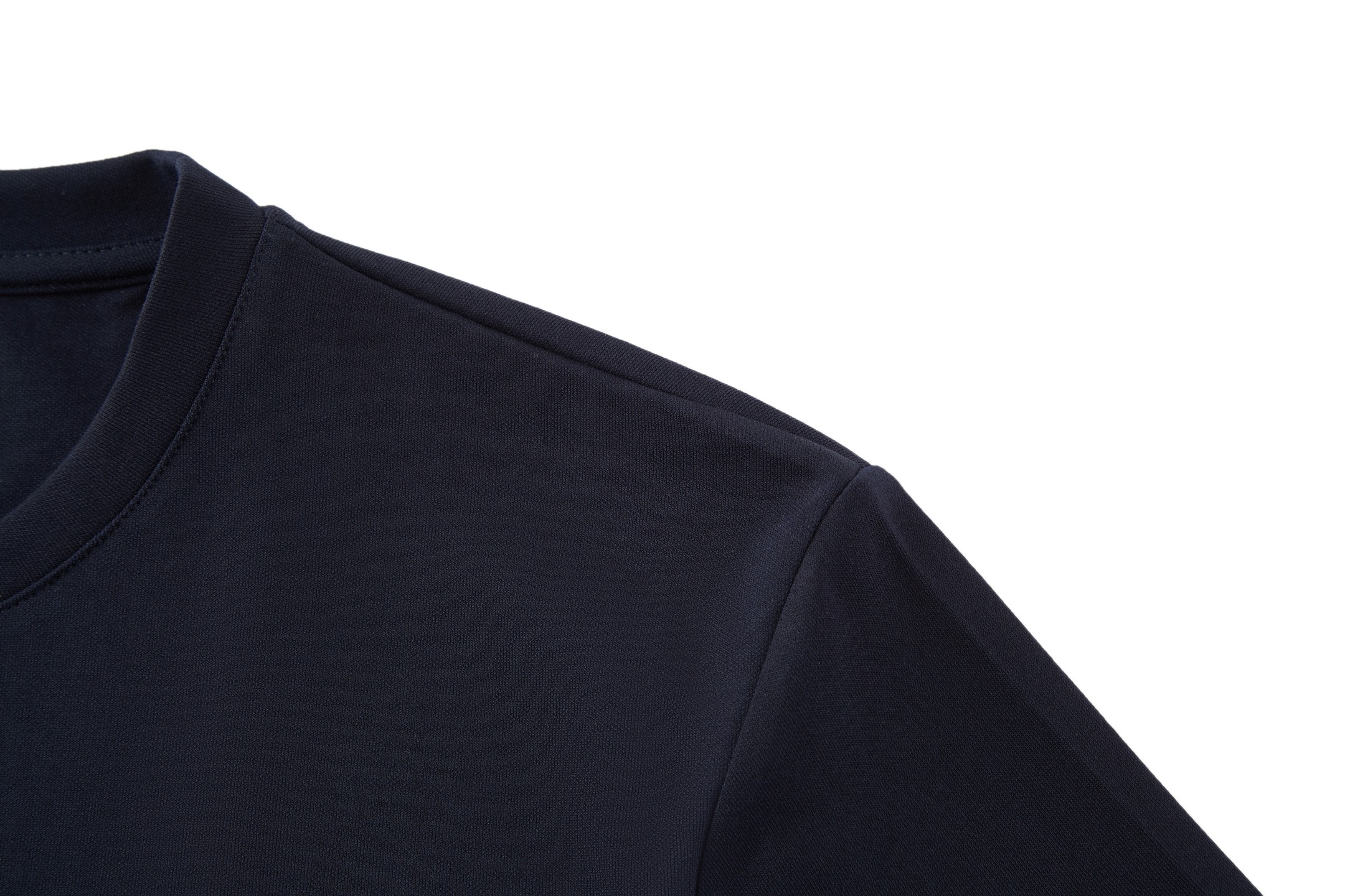 。FENDI 小狗贴布刺绣短袖FENDI 刺绣标识套头短袖面料：采用260克丝光双面。工艺：刺绣采用3D