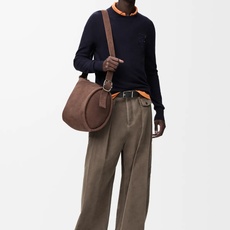 LOEWE 动物Anagramv刺绣标识针织衫 面料:采用55%毛衣,40%棉,10%锦纶。 工艺:刺绣3D立体刺绣,以 LOEWE 动物Anagramv刺绣标识针织衫 面料:采用55%毛衣,40%棉,10%锦纶。 工艺:刺绣3D立体刺绣,以