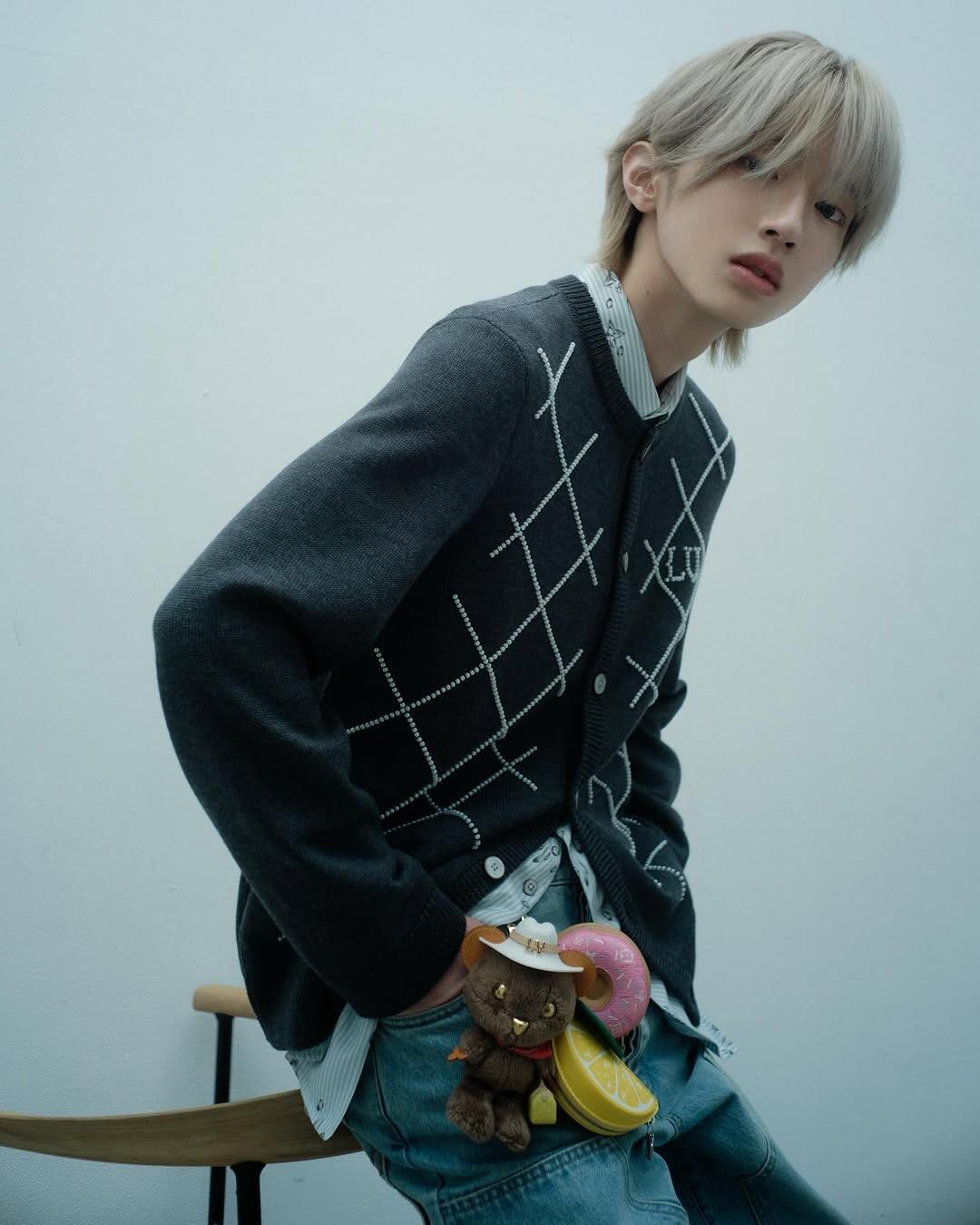 。LOUIS VUITTON 机缝珍珠标识针织衫面料：创业30%羊毛，60%棉，10%锦纶。辅料，纽扣采