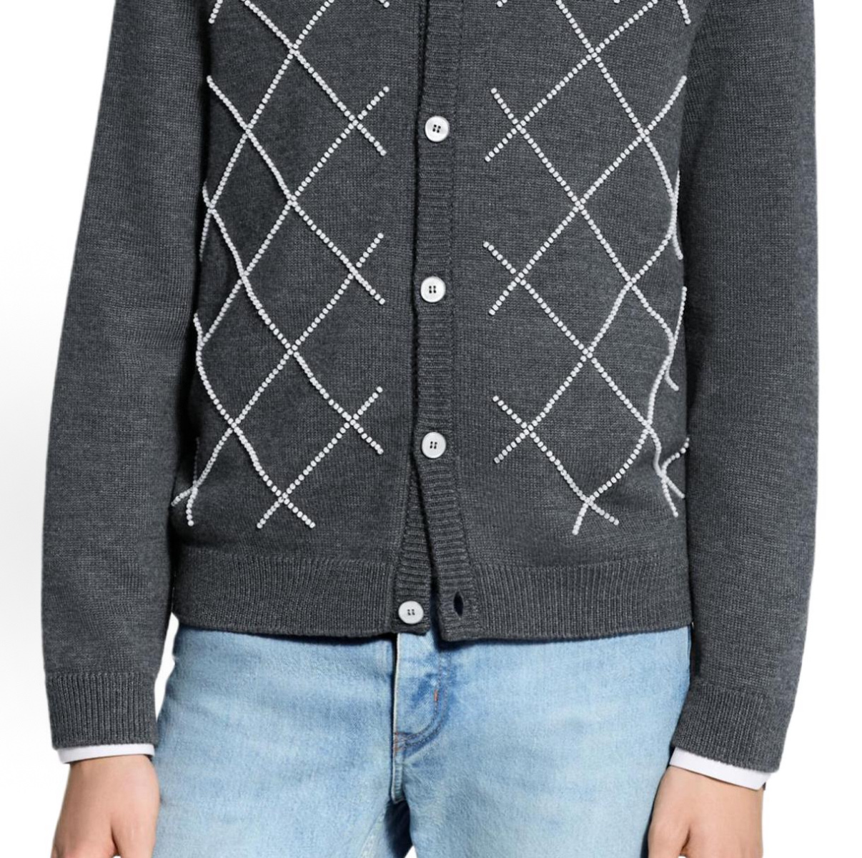 。LOUIS VUITTON 机缝珍珠标识针织衫面料：创业30%羊毛，60%棉，10%锦纶。辅料，纽扣采