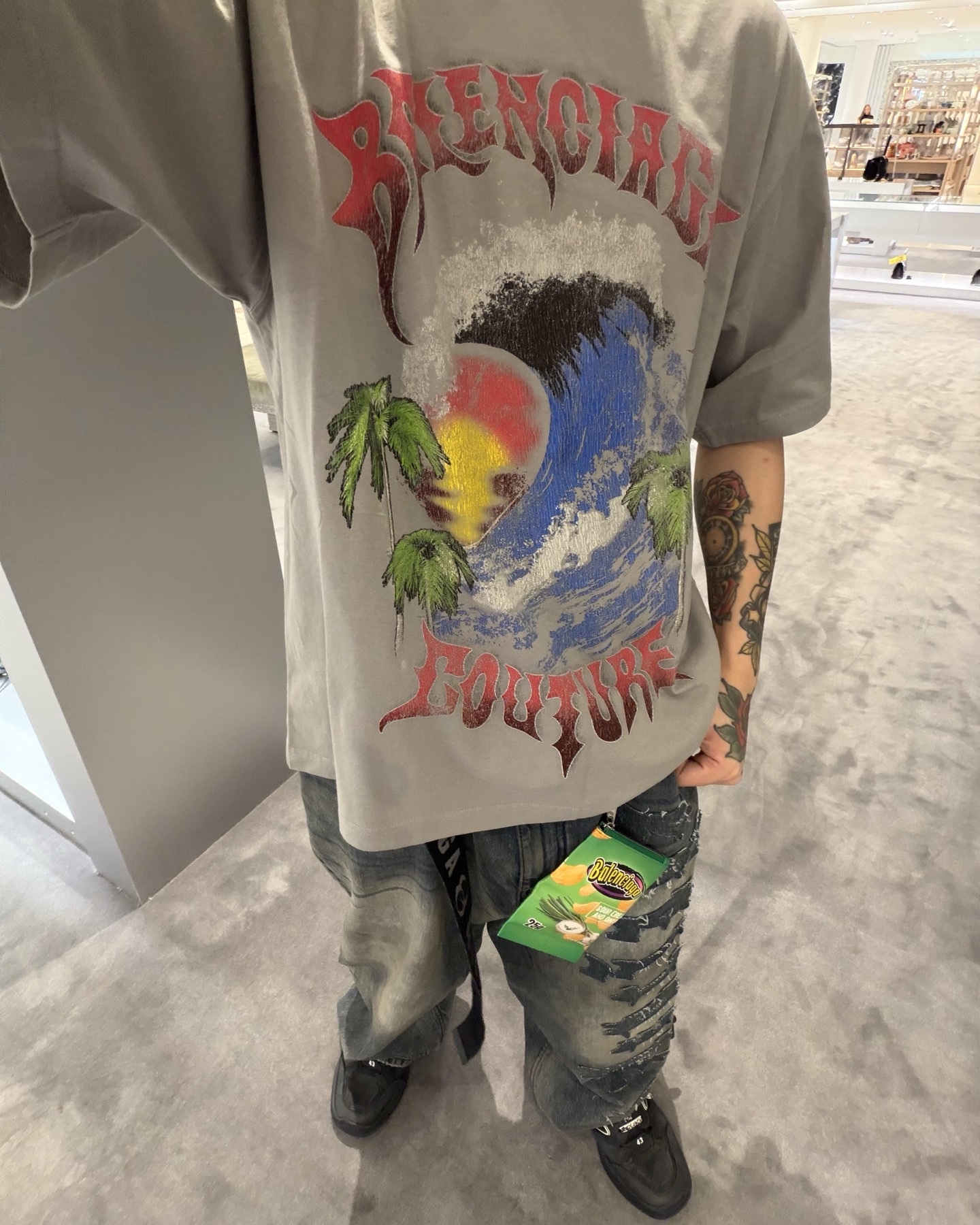 。BLCG 巴黎艺术印花标识短袖面料：采用原版定制巴黎绵。面料：螺纹采用十字配套螺纹。工艺：采用白墨直喷