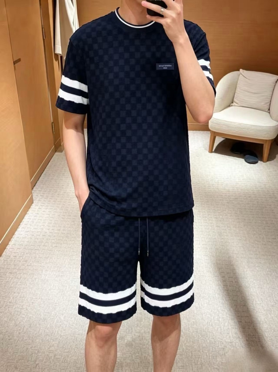 LOUIS VUITTON 棋盘格提花针织短裤面料：采用100%绵纱。定染配色绿。辅料：定制纯绵圆绳，电