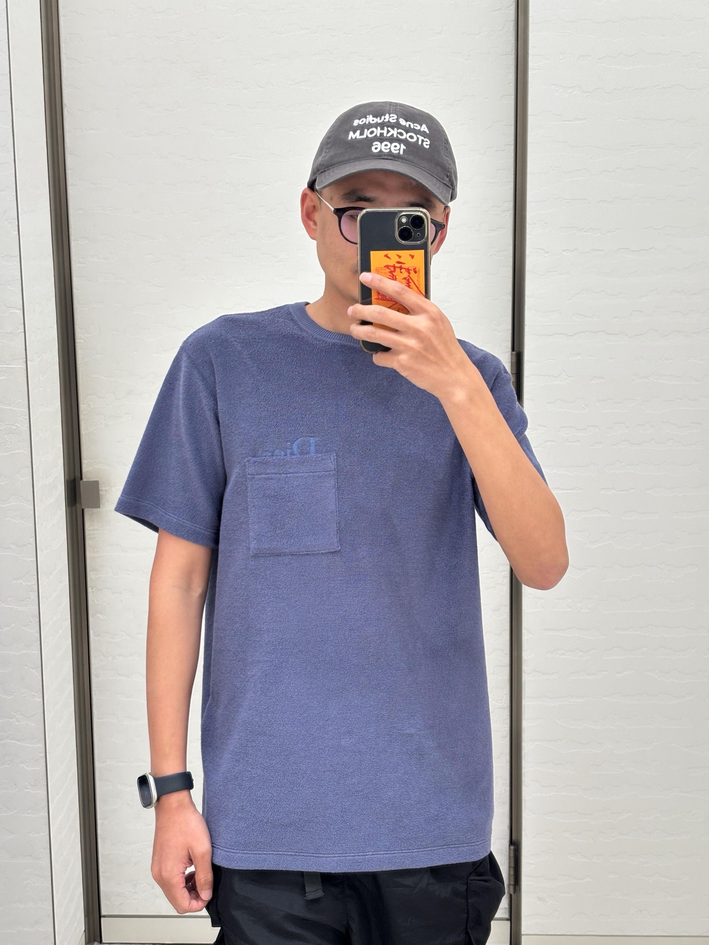 DIOR 口袋刺绣毛巾布短袖 面料：采用100%纯绵定染定织毛巾布。 面料：螺纹采用2*2高克重双纱螺纹。 工艺：刺绣采